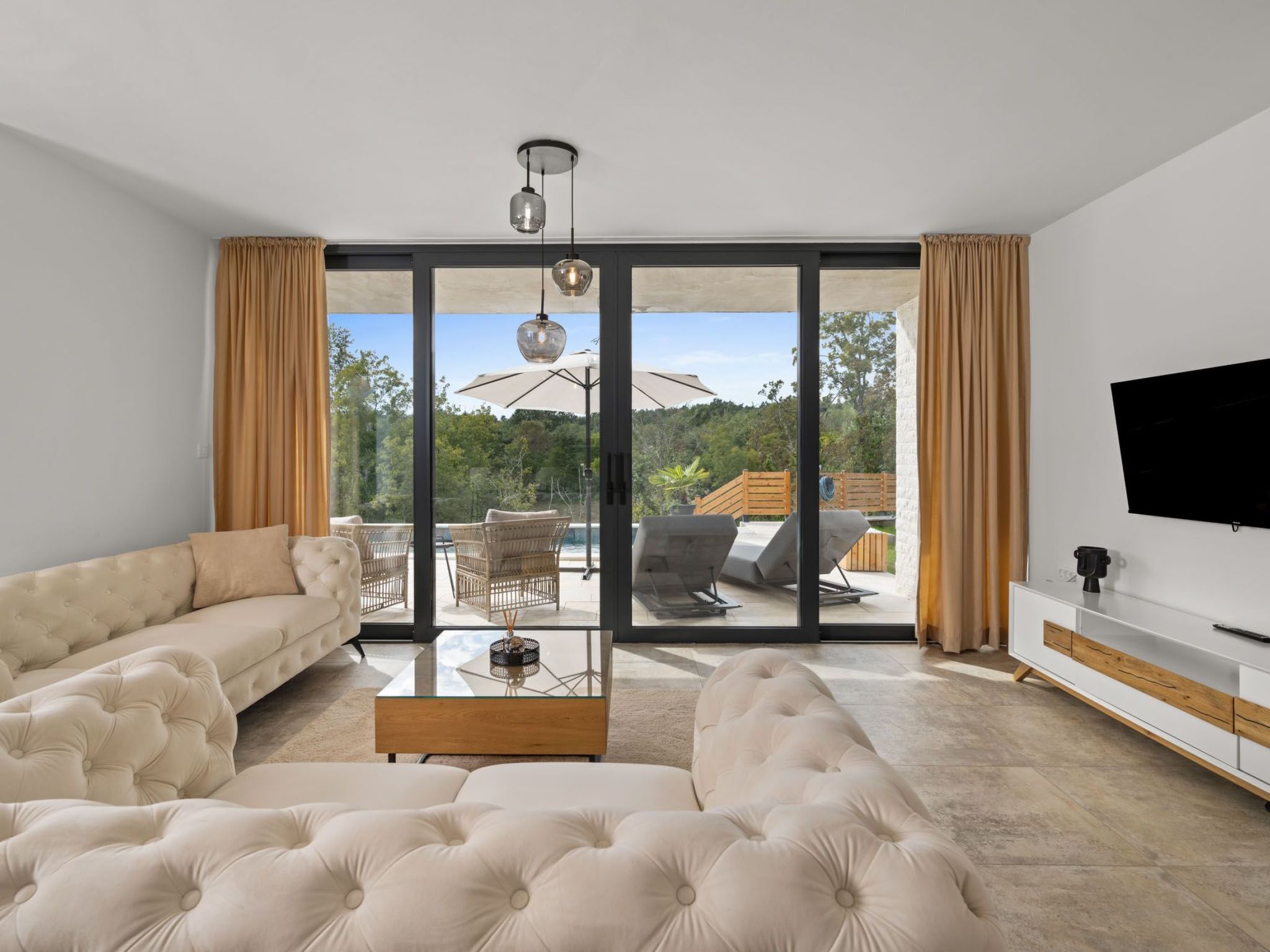 Sunset Villa Santalezi-Binnen