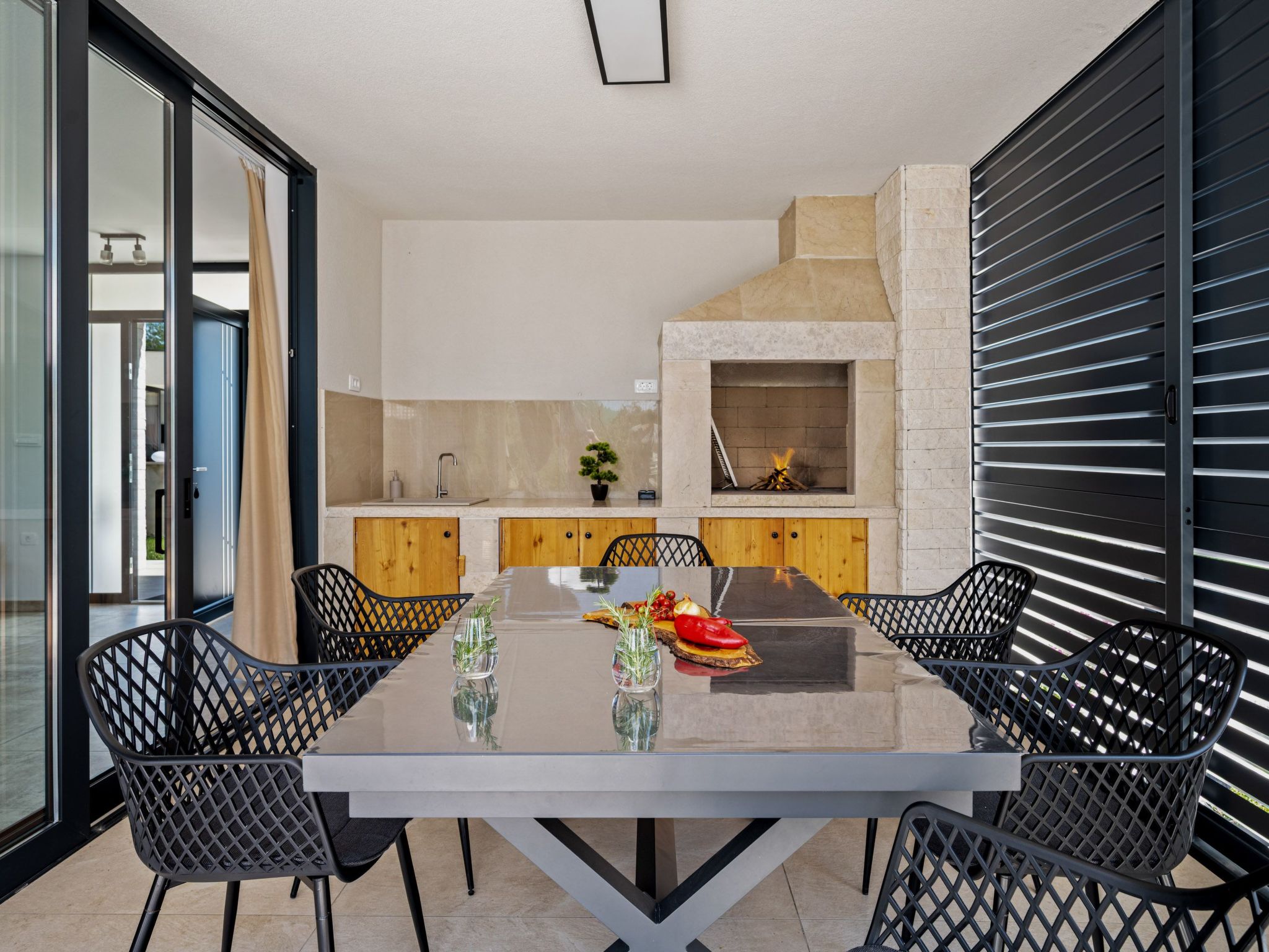 Sunset Villa Santalezi-Binnen