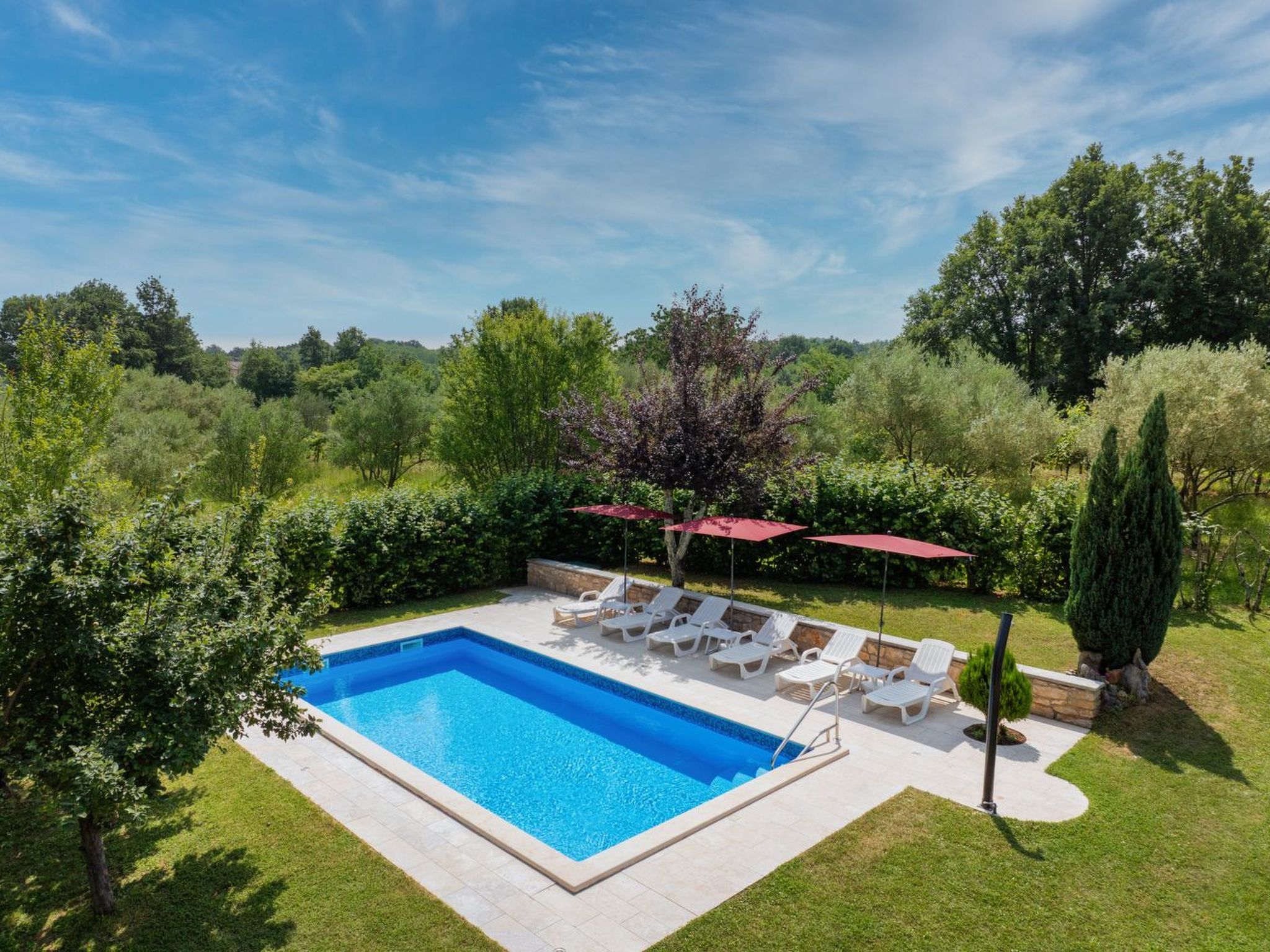 Gemütliches Ferienhaus in Ružići mit Offenem Kamin-Dedans