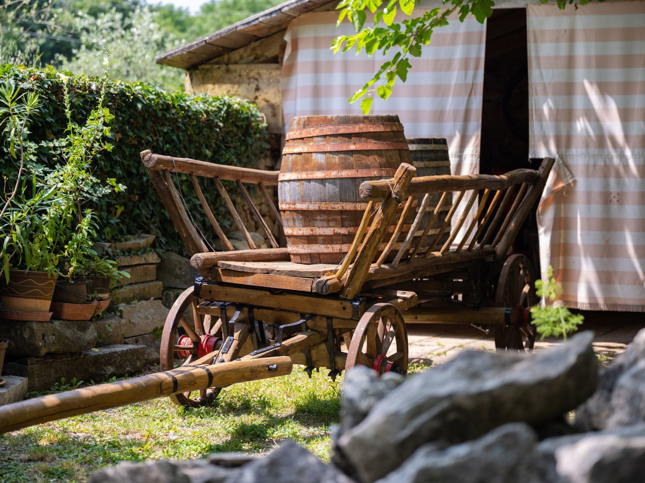 Gemütliches Ferienhaus in Ružići mit Offenem Kamin-Dedans