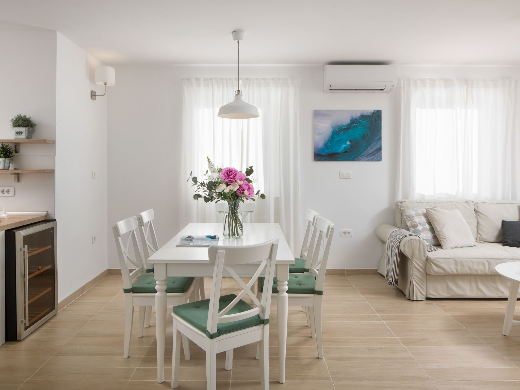 Charmante Villa mit gepflegtem Garten und beheiztem Pool-Dedans