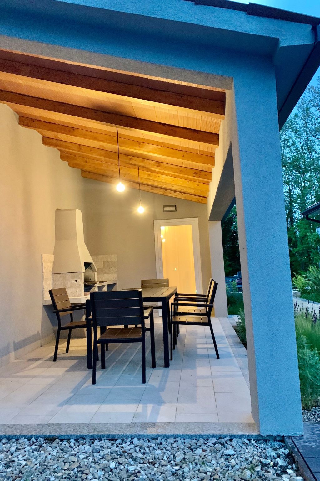 Charmante Villa mit gepflegtem Garten und beheiztem Pool-Dedans