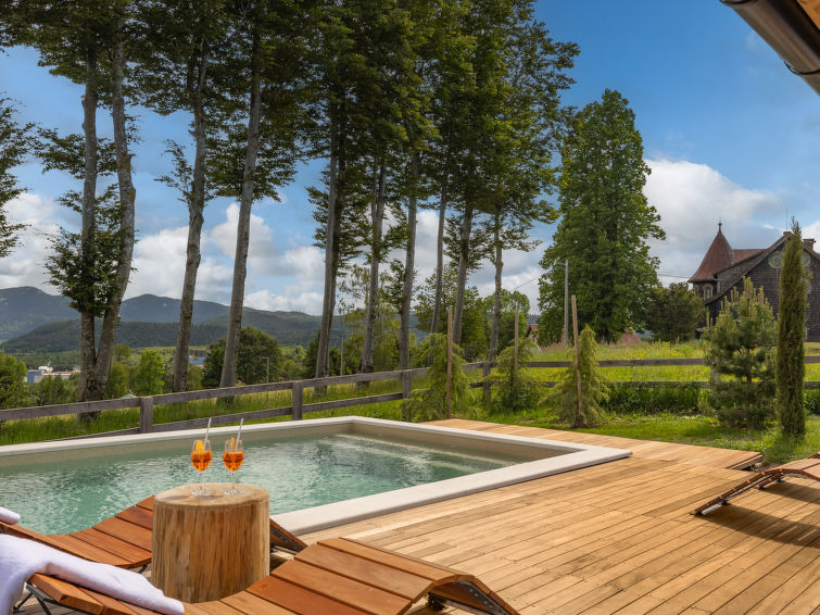 Villa Propuh in Fužine met open haard en verwarmd zwembad in Fužine