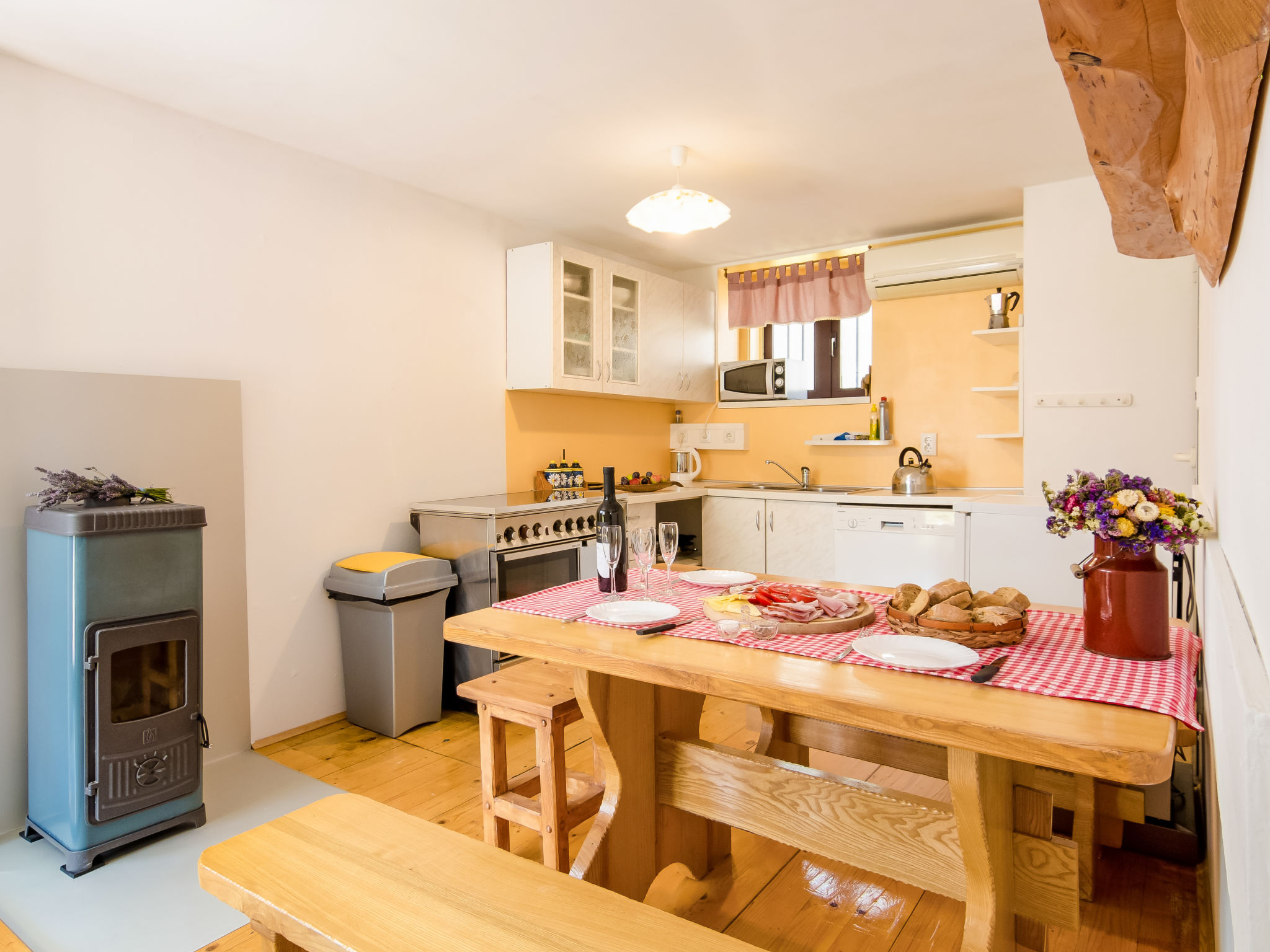 Kitchen / Dining Room
