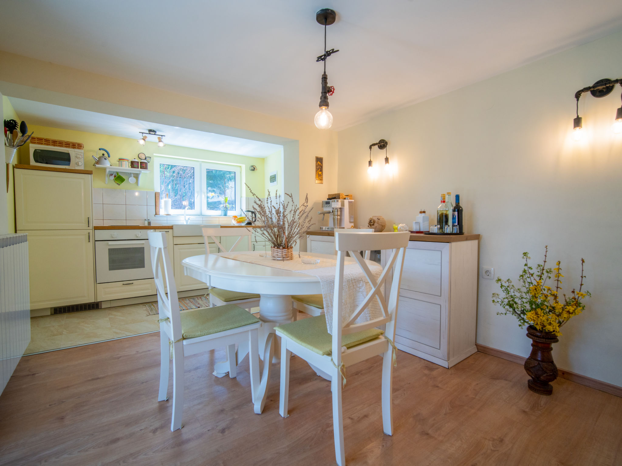 Kitchen / Dining Room