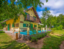 Vrijstaande woning Legendao 2 in Fužine: ruimte, rust en bergzicht voor 13 personen - thumbnail 1