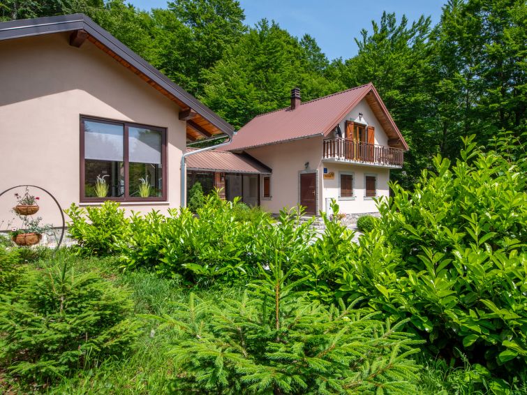 5-persoons vakantiehuis in Fužine met whirlpool en open haard in Fužine