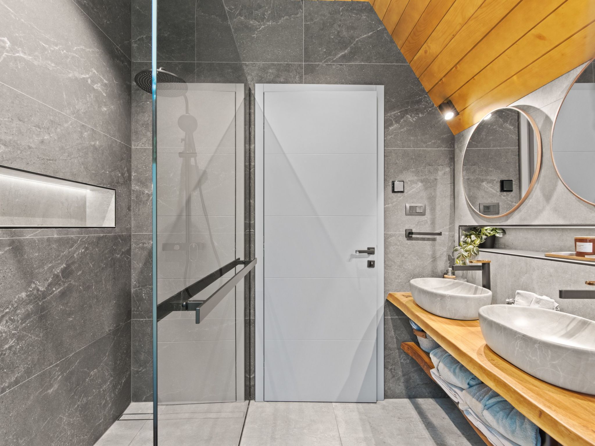 Chalet "Forest Hill" mit Hallenbad-Binnen