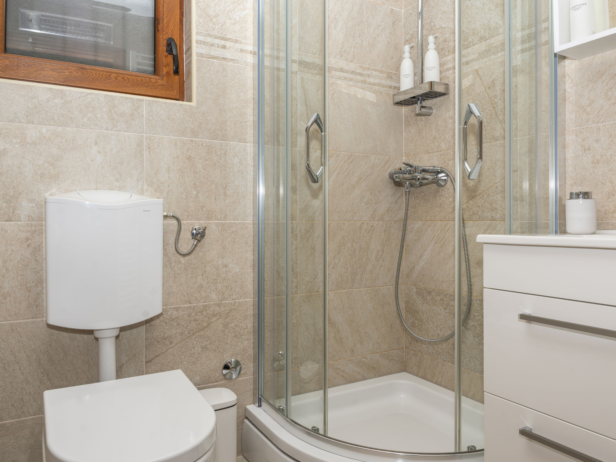 Cozy Bear Cabin - Inside