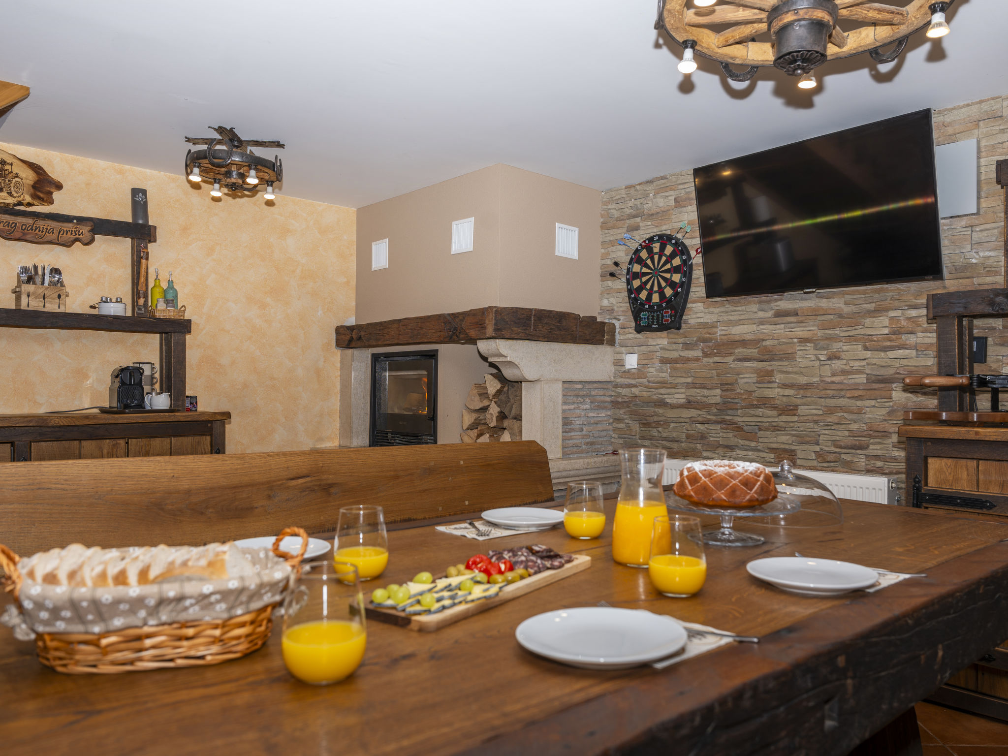 Cozy Bear Cabin - Inside