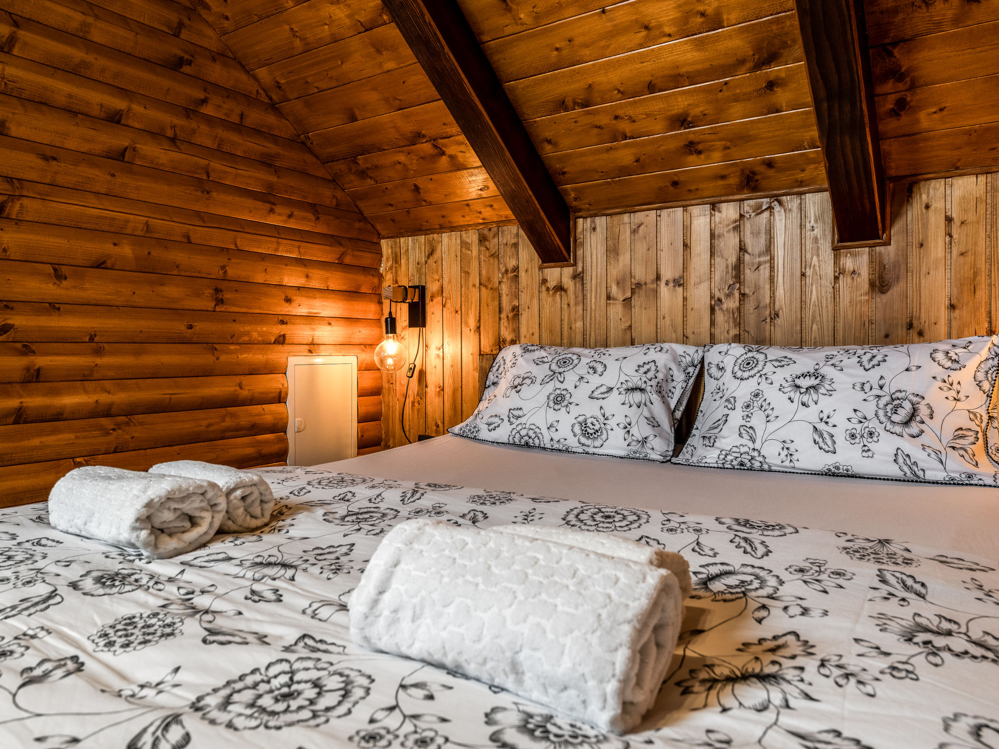 Cozy Bear Cabin - Inside