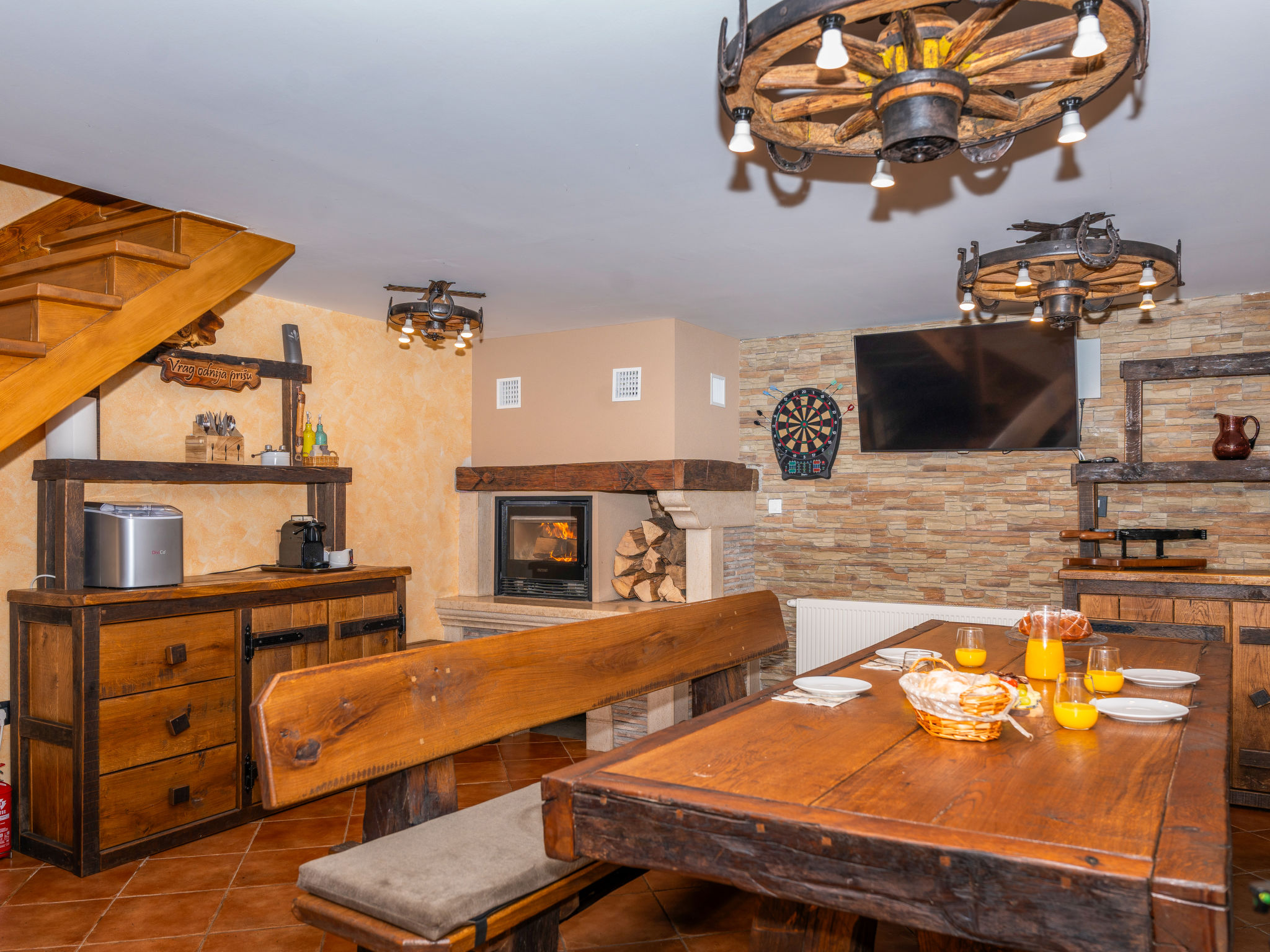 Cozy Bear Cabin - Inside