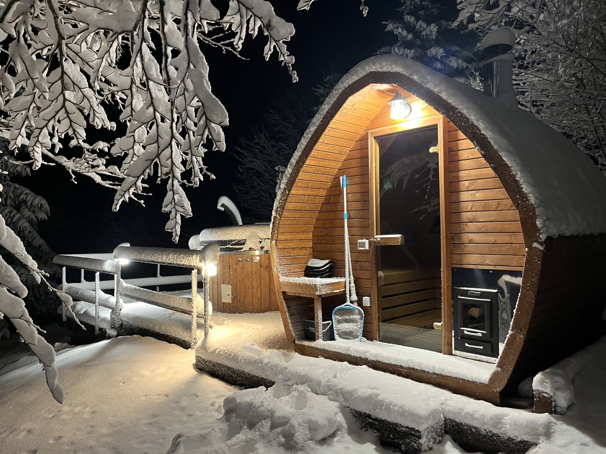 Cozy Bear Cabin - Outside