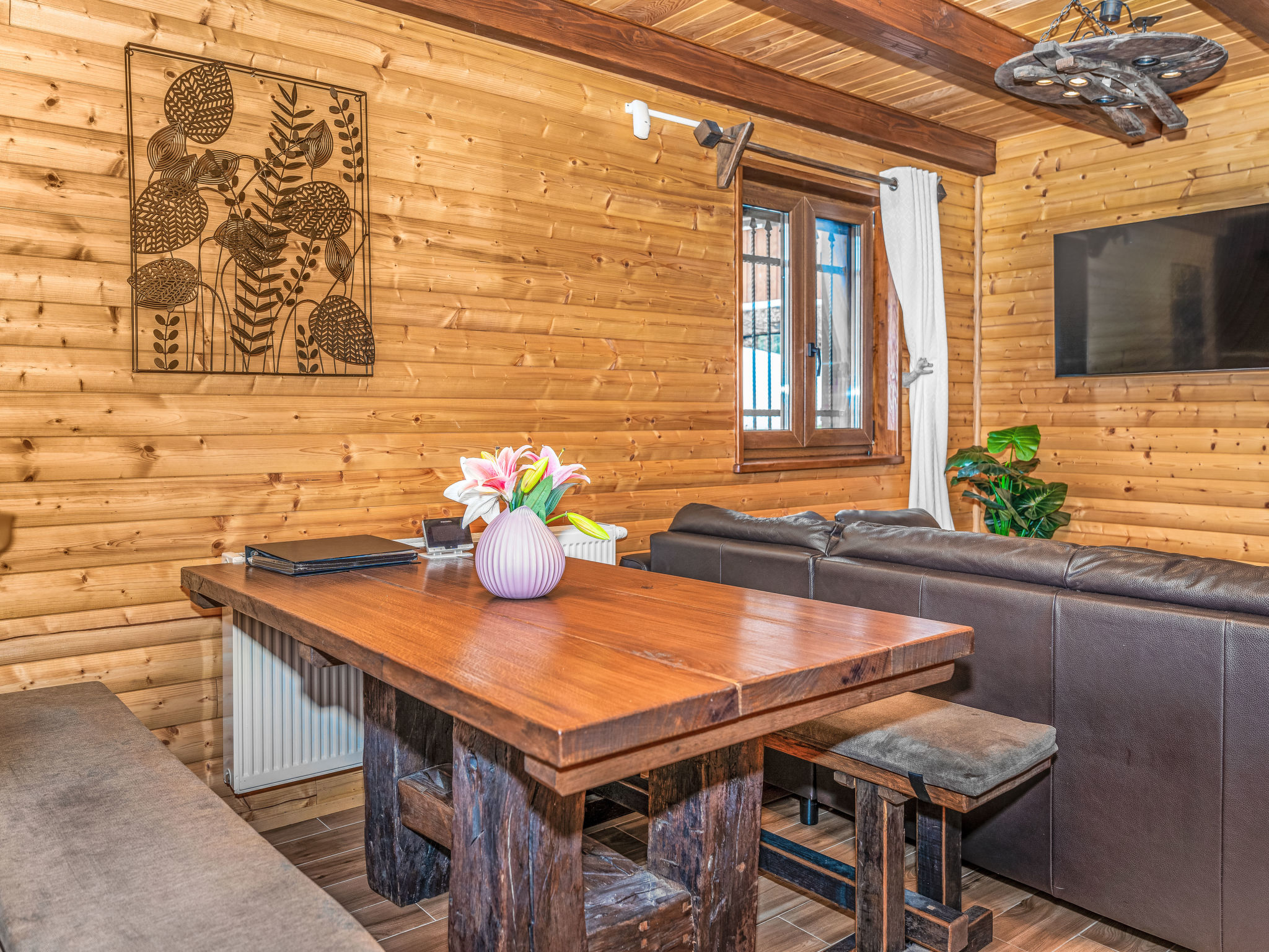 Cozy Bear Cabin - Inside