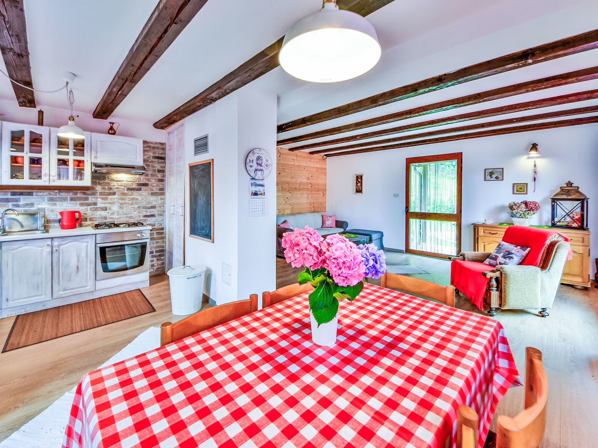 Maison Božica – Cuisine et coin repas, photo 9 sur 36