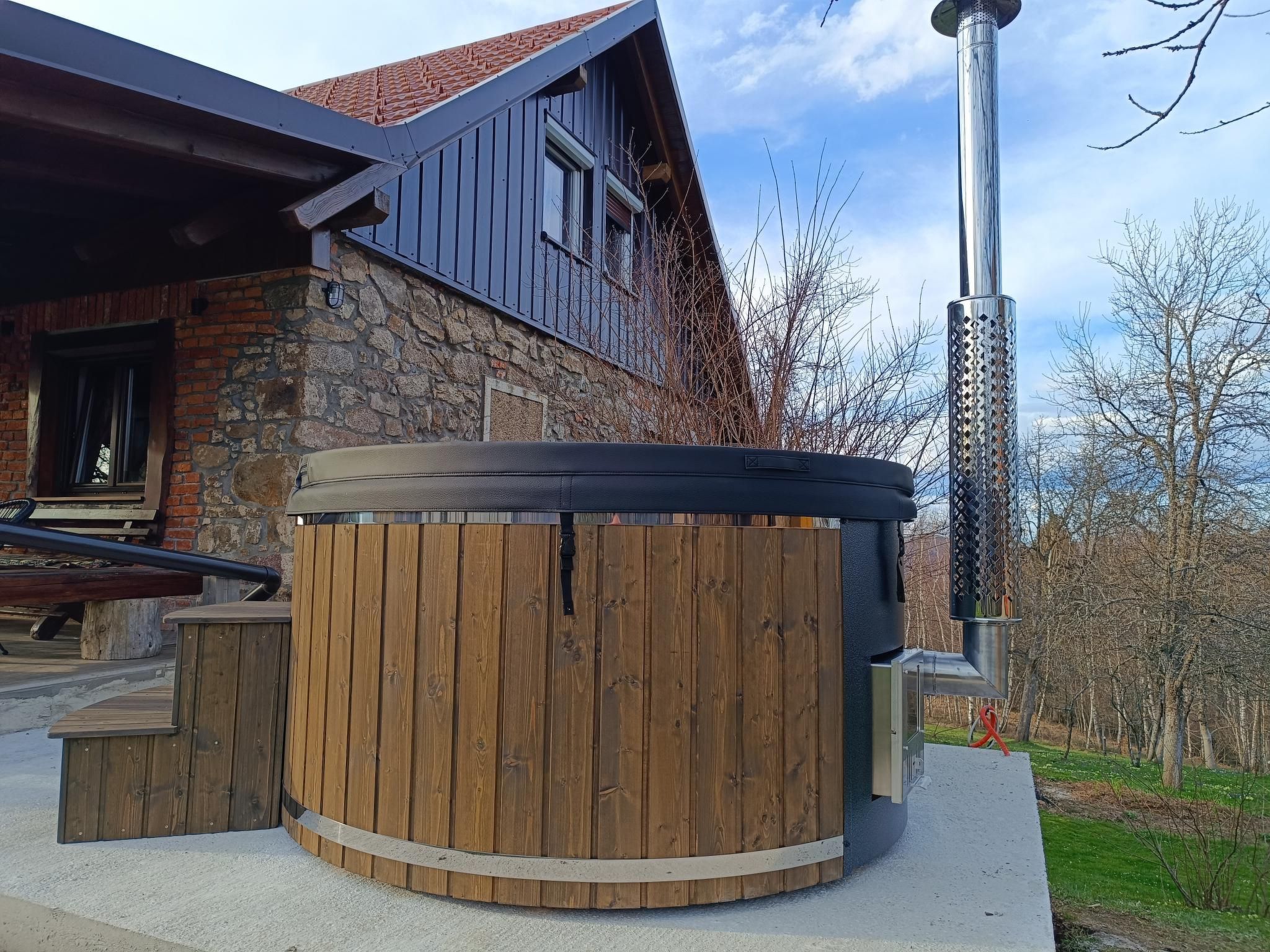 Haus in Sleme Skradsko mit Whirlpool und Parkplatz-Binnen