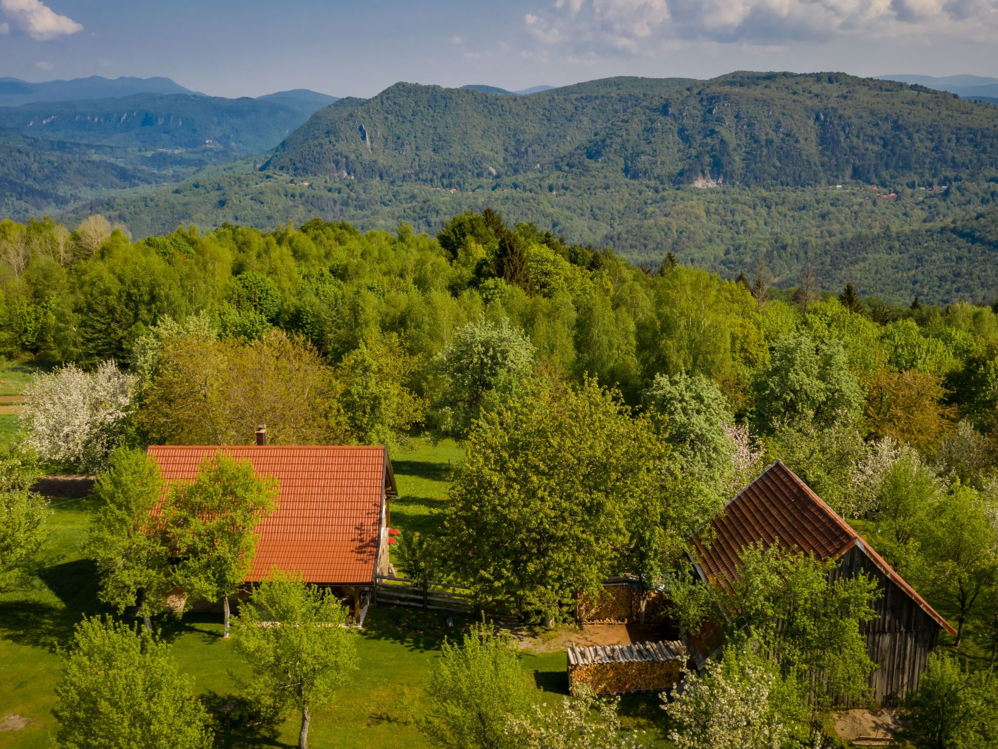 Haus in Sleme Skradsko mit Whirlpool und Parkplatz-Binnen