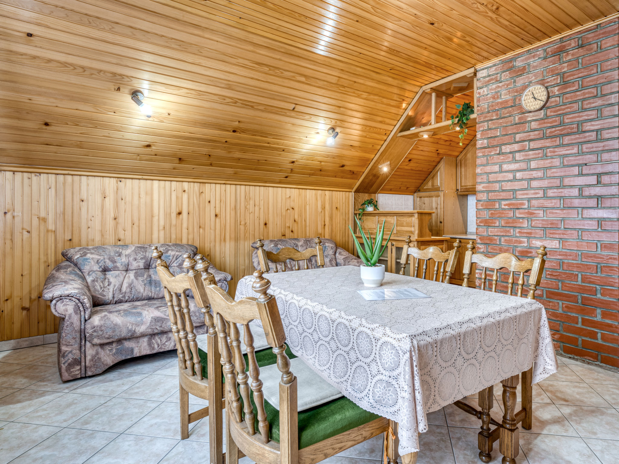Maison Maklen – Cuisine et coin repas, photo 27 sur 53