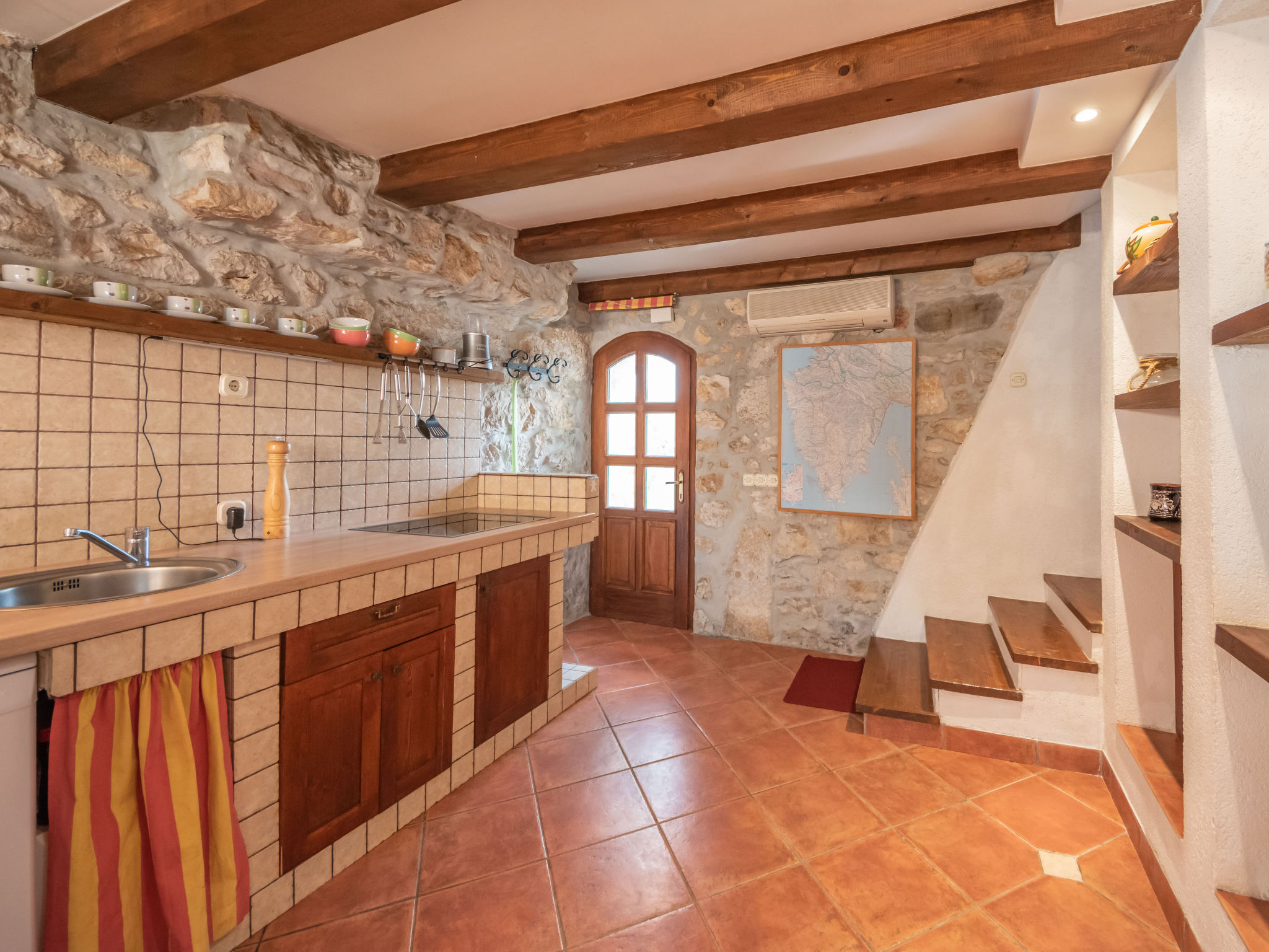 Maison Luna – Cuisine et coin repas, photo 9 sur 50