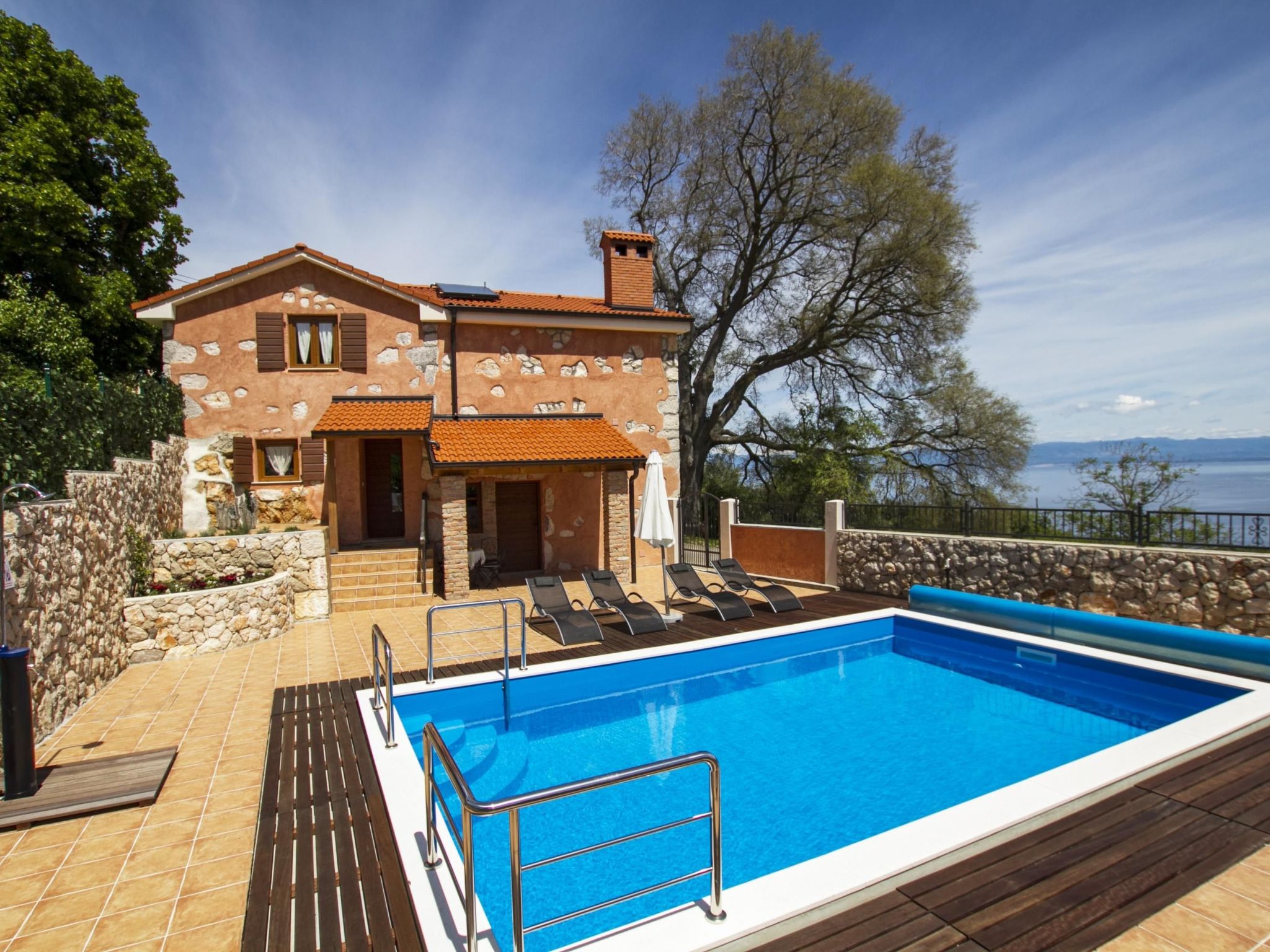 Geräumiges Ferienhaus in Brseč mit Privatem Pool-Drinnen