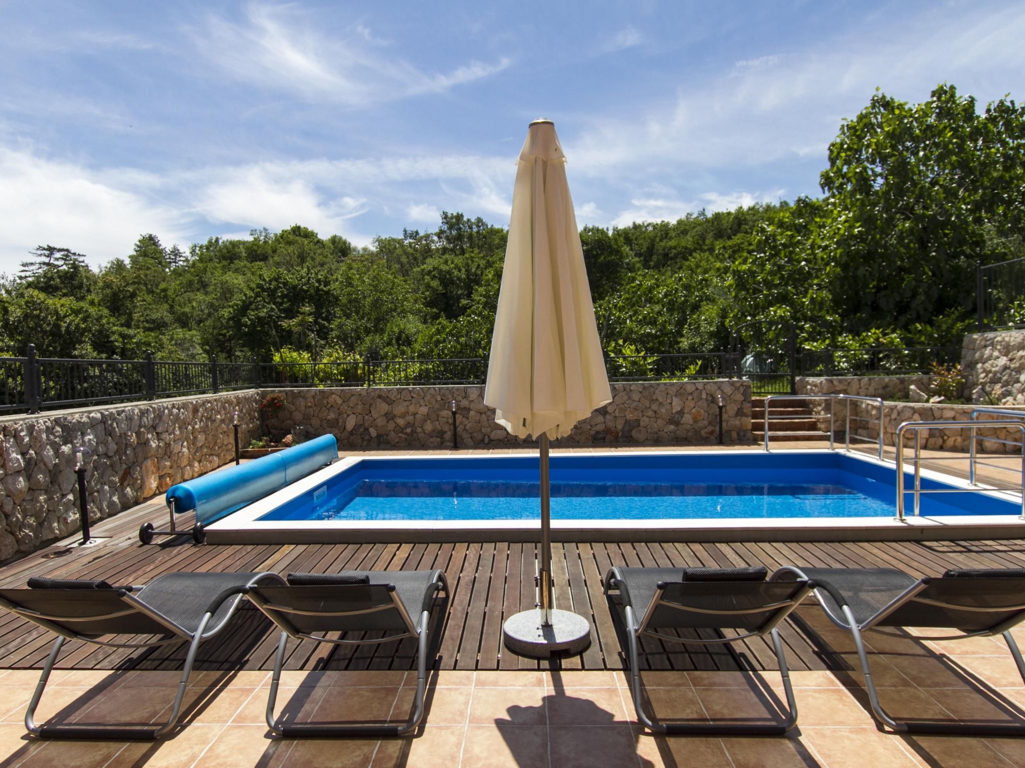 Geräumiges Ferienhaus in Brseč mit Privatem Pool-Drinnen