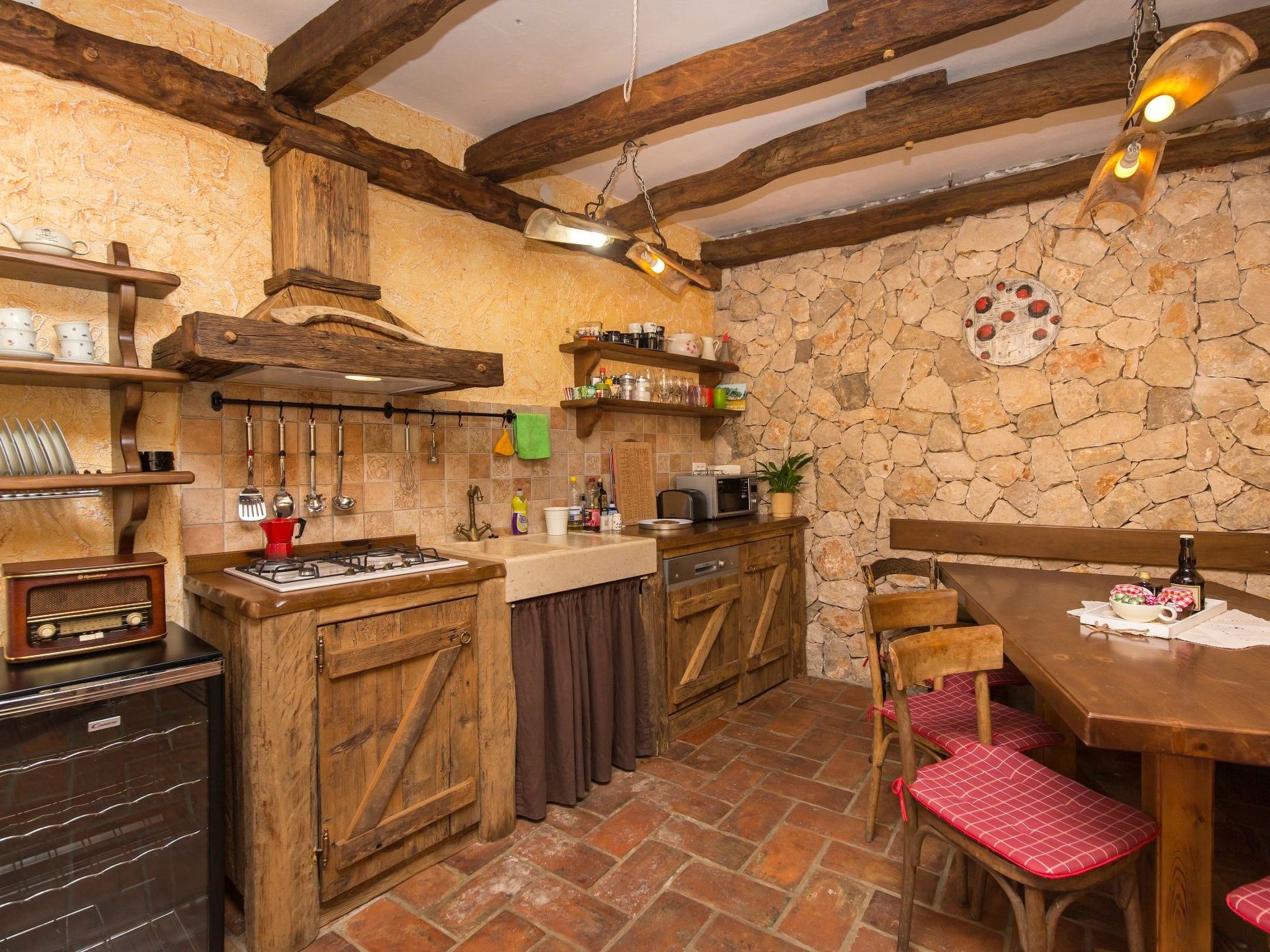 Geräumiges Ferienhaus in Brseč mit Privatem Pool-Drinnen