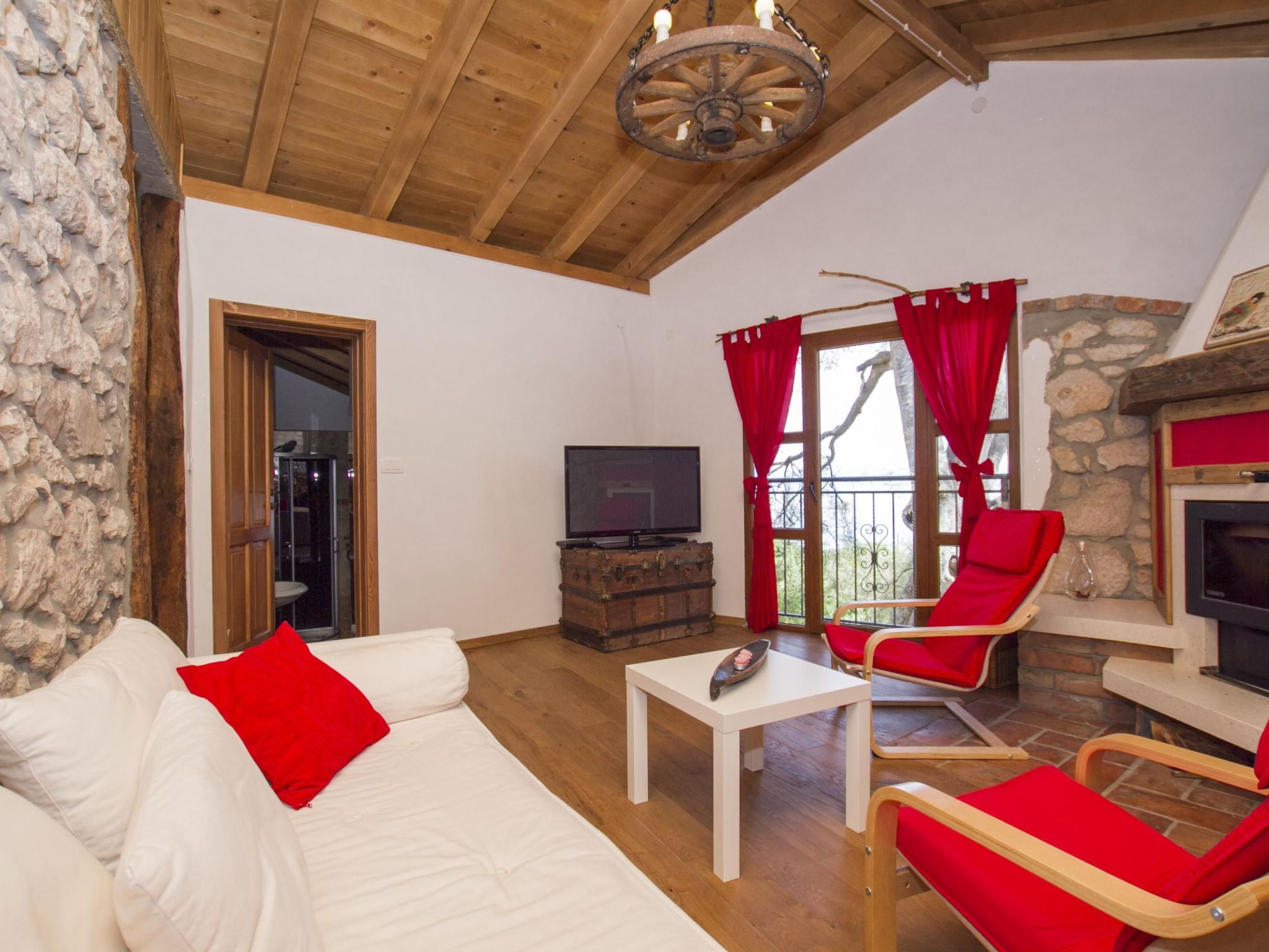 Geräumiges Ferienhaus in Brseč mit Privatem Pool-Drinnen