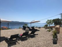 Vakantiehuis Rijeka: 6-persoons oase met privézwembad bij Brseč - thumbnail 1