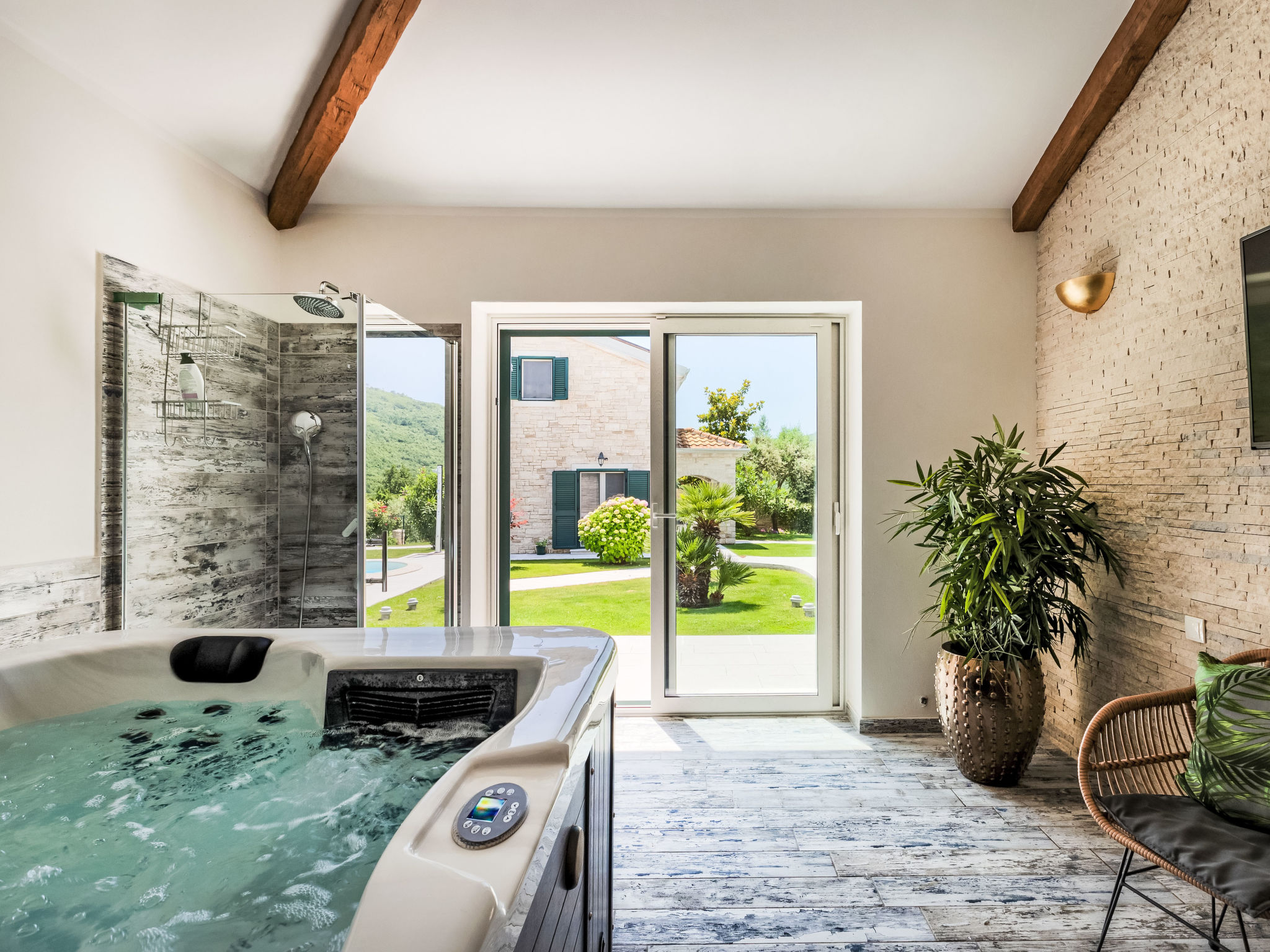 Villa Stonegate - Outside