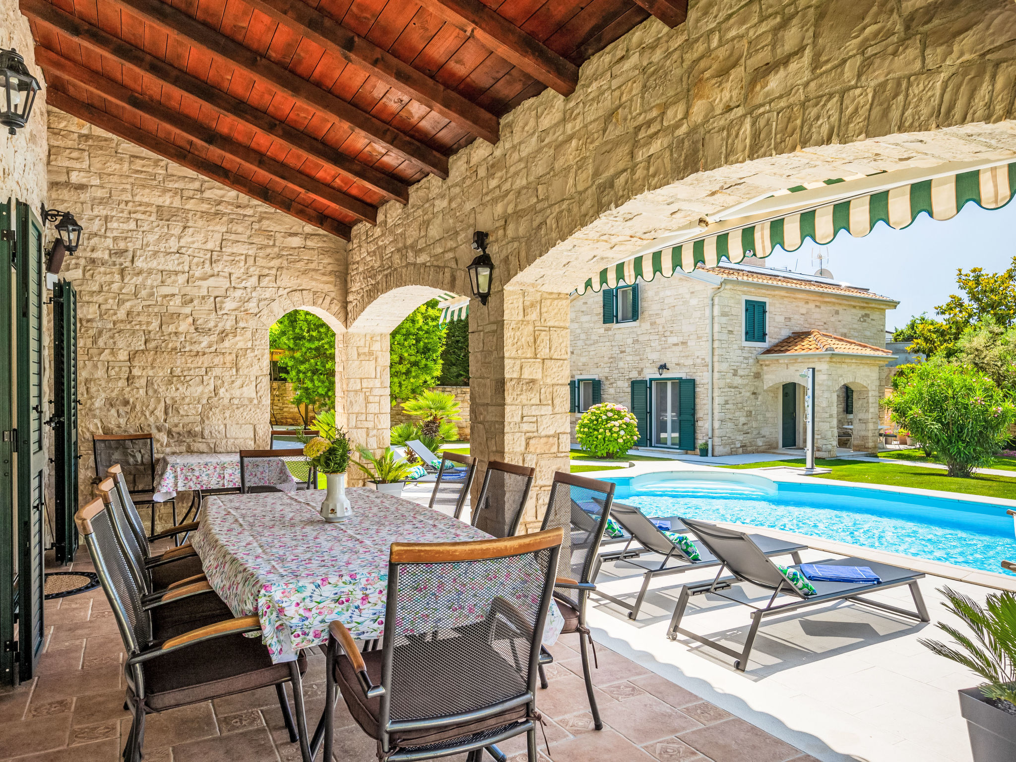 Villa Stonegate - Outside