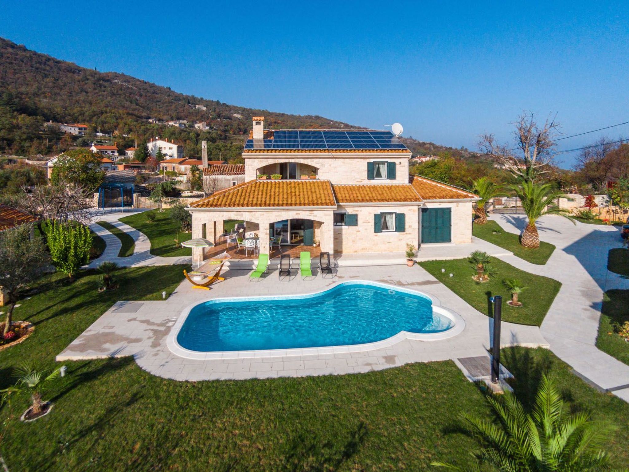 Vakantiehuis met privé zwembad in Brsec (Kroatië) voor 10 personen