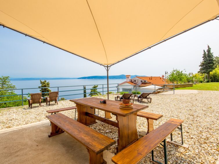Mit Terrasse - Medveja