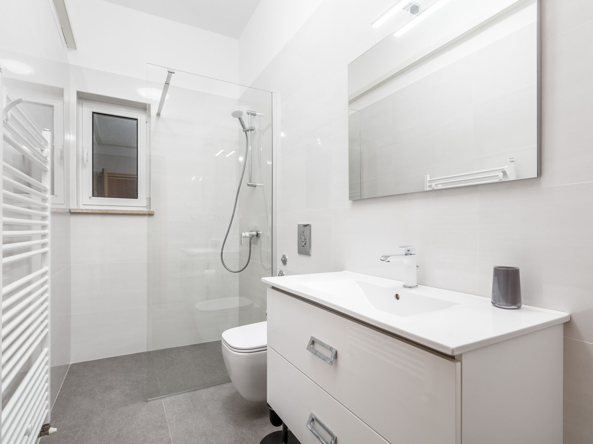Wohnung in Obrs mit Kleiner Terrasse und Meerblick - Dedans