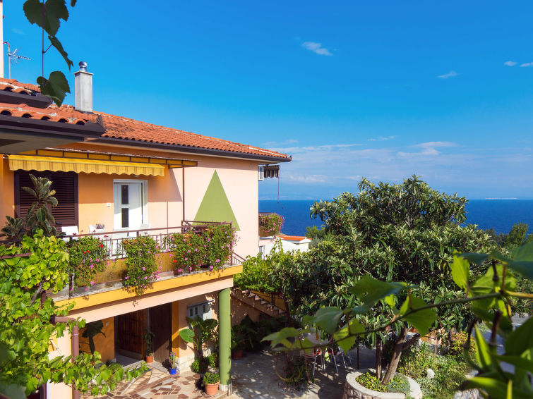 2-persoons appartement Sandalj met wellness aan zee in Mošćenička Draga in Mošćenička Draga