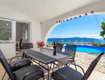 Vrijstaand vakantiehuis met privézwembad en zeezicht nabij Mošćenička Draga - thumbnail 2