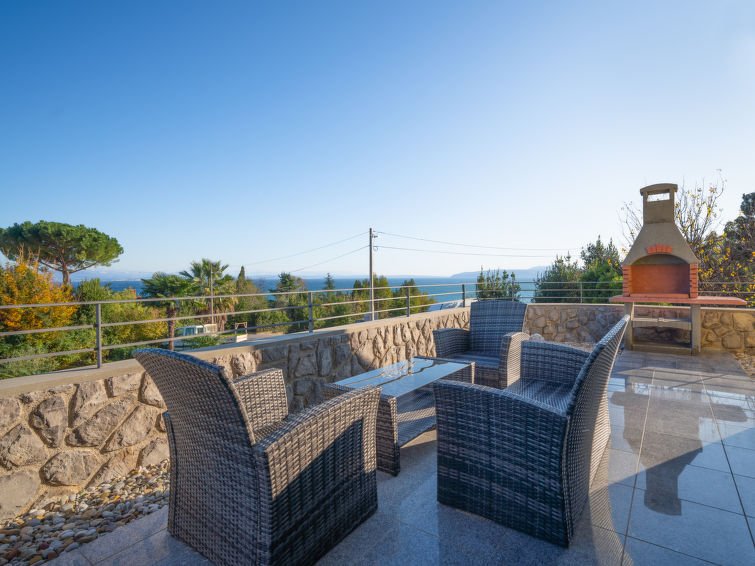 Damir Apartment in Lovran