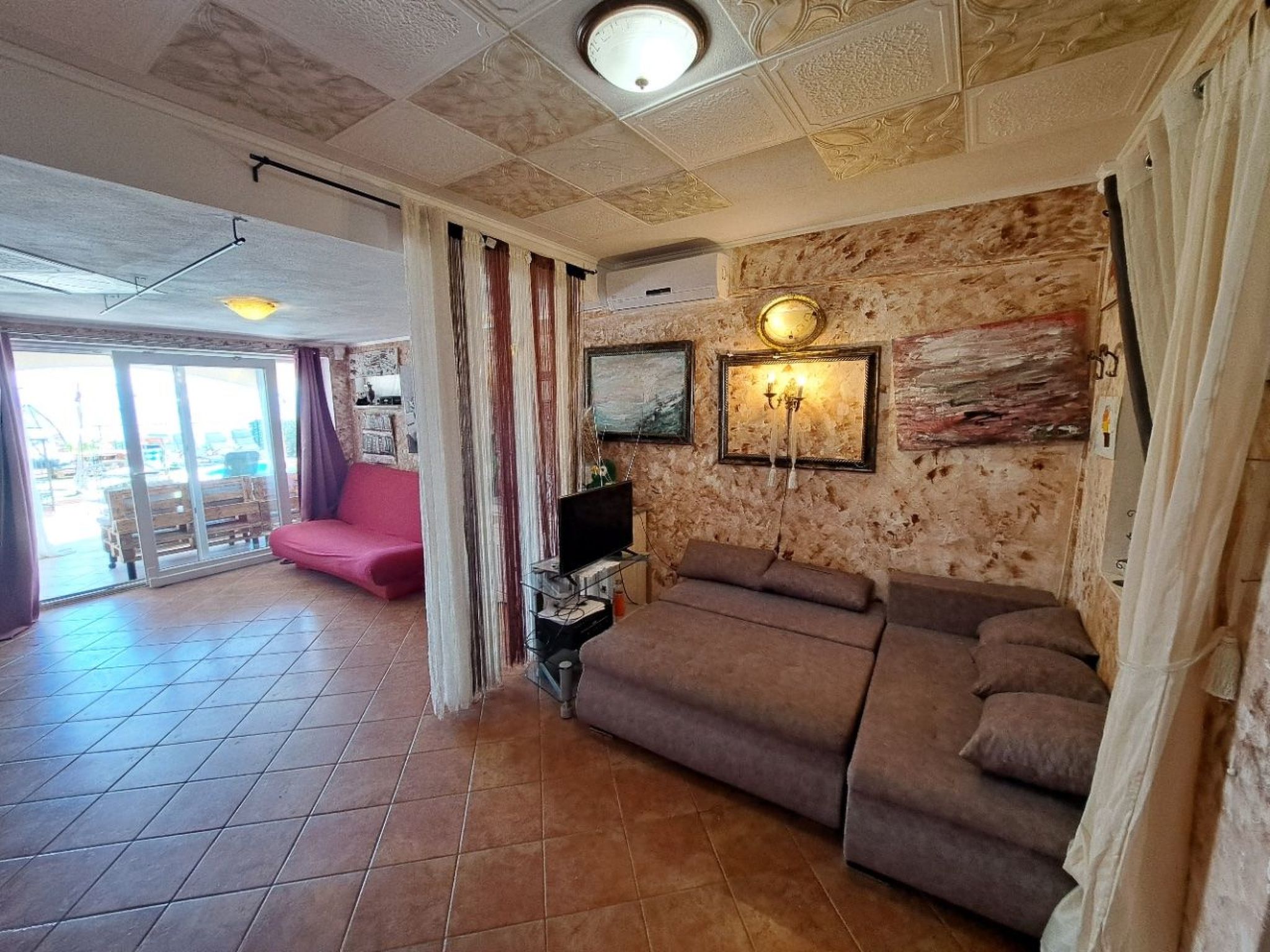 Wunderschöne Luxus-Familienvilla Emily-Dedans