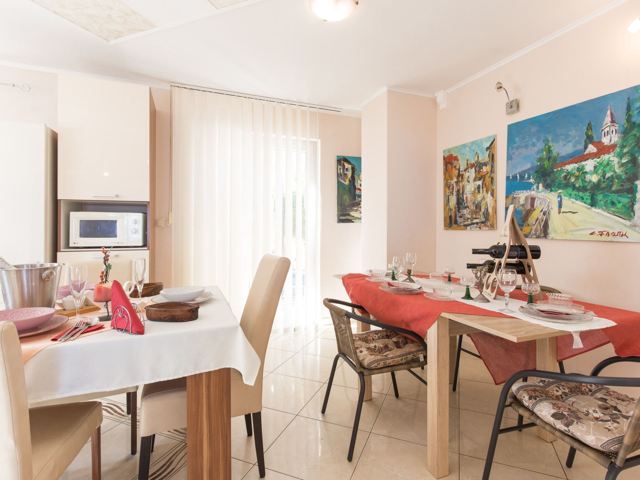 Wunderschöne Luxus-Familienvilla Emily-Dedans