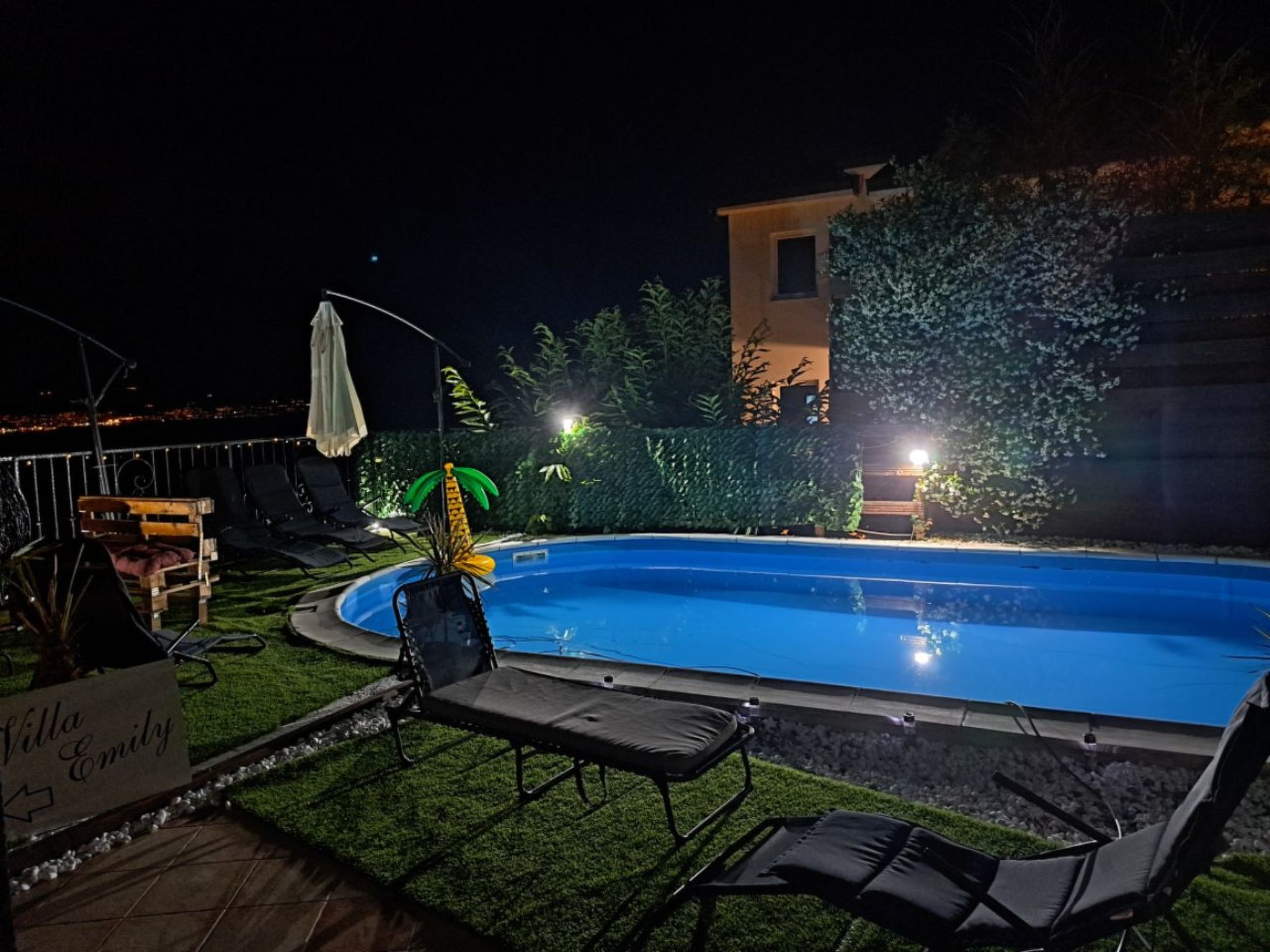 Wunderschöne Luxus-Familienvilla Emily-Dedans