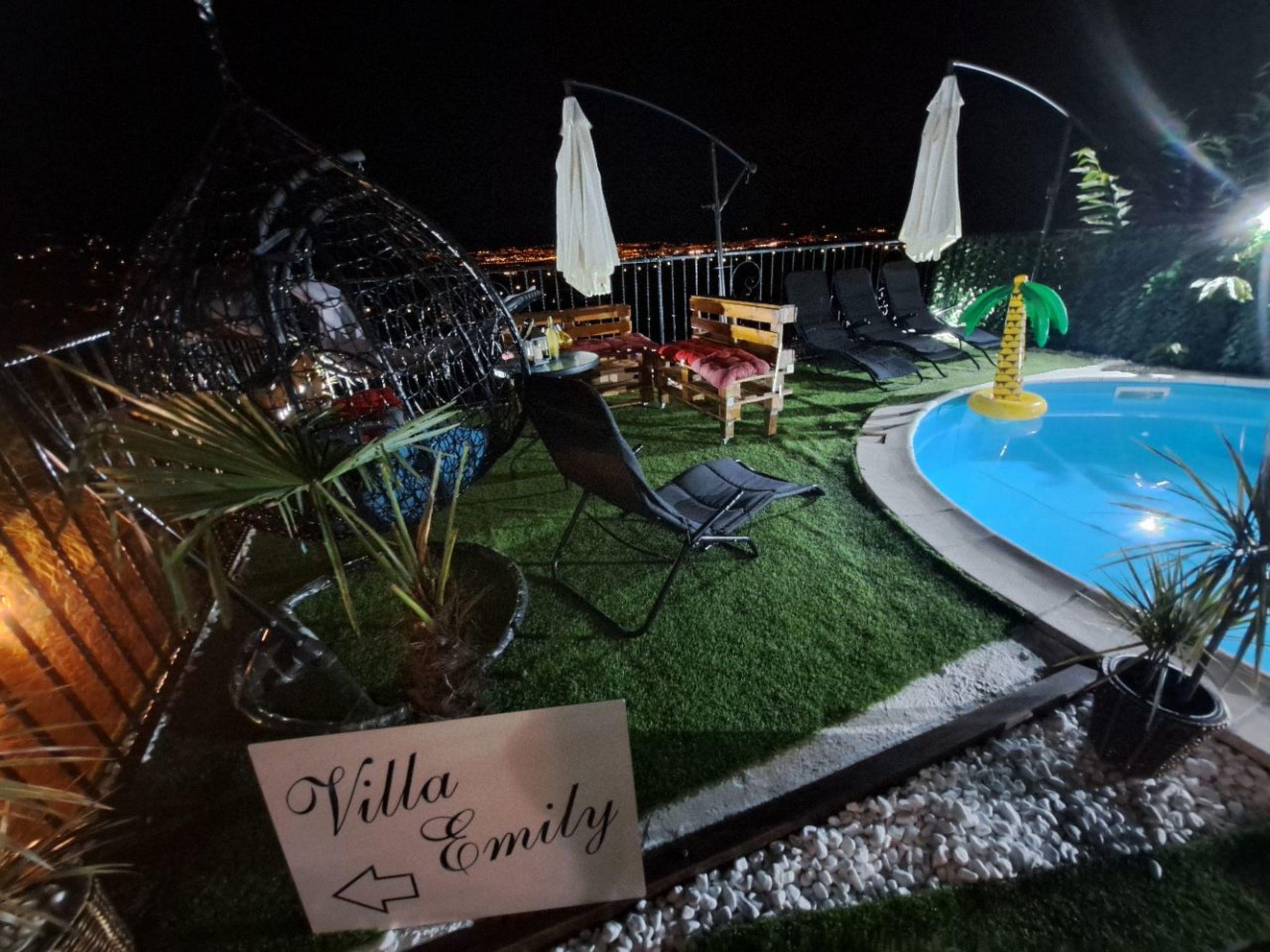 Wunderschöne Luxus-Familienvilla Emily-Dedans