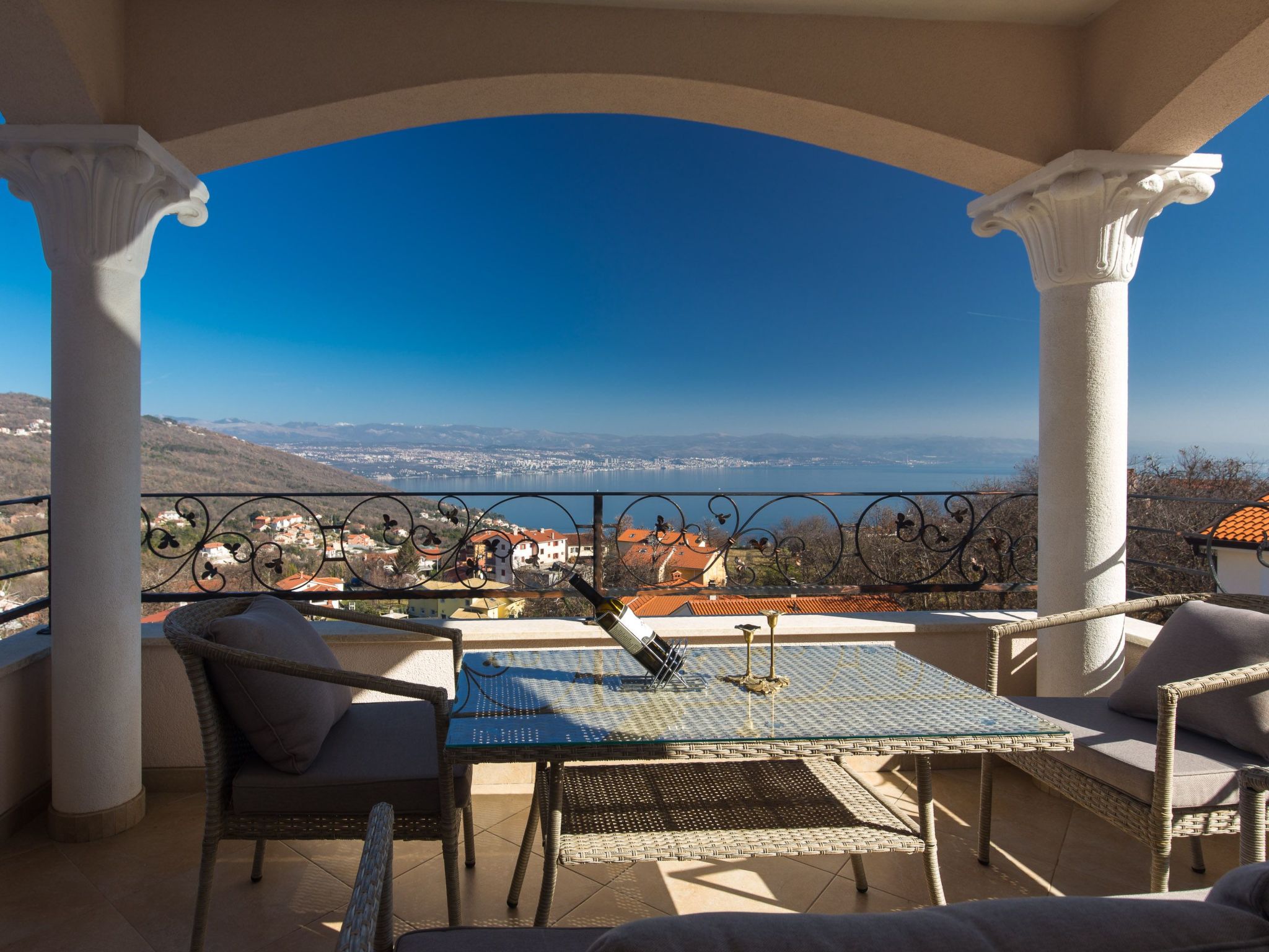 Wohnung in der Villa Emily mit herrlichem Meerblick-Dedans