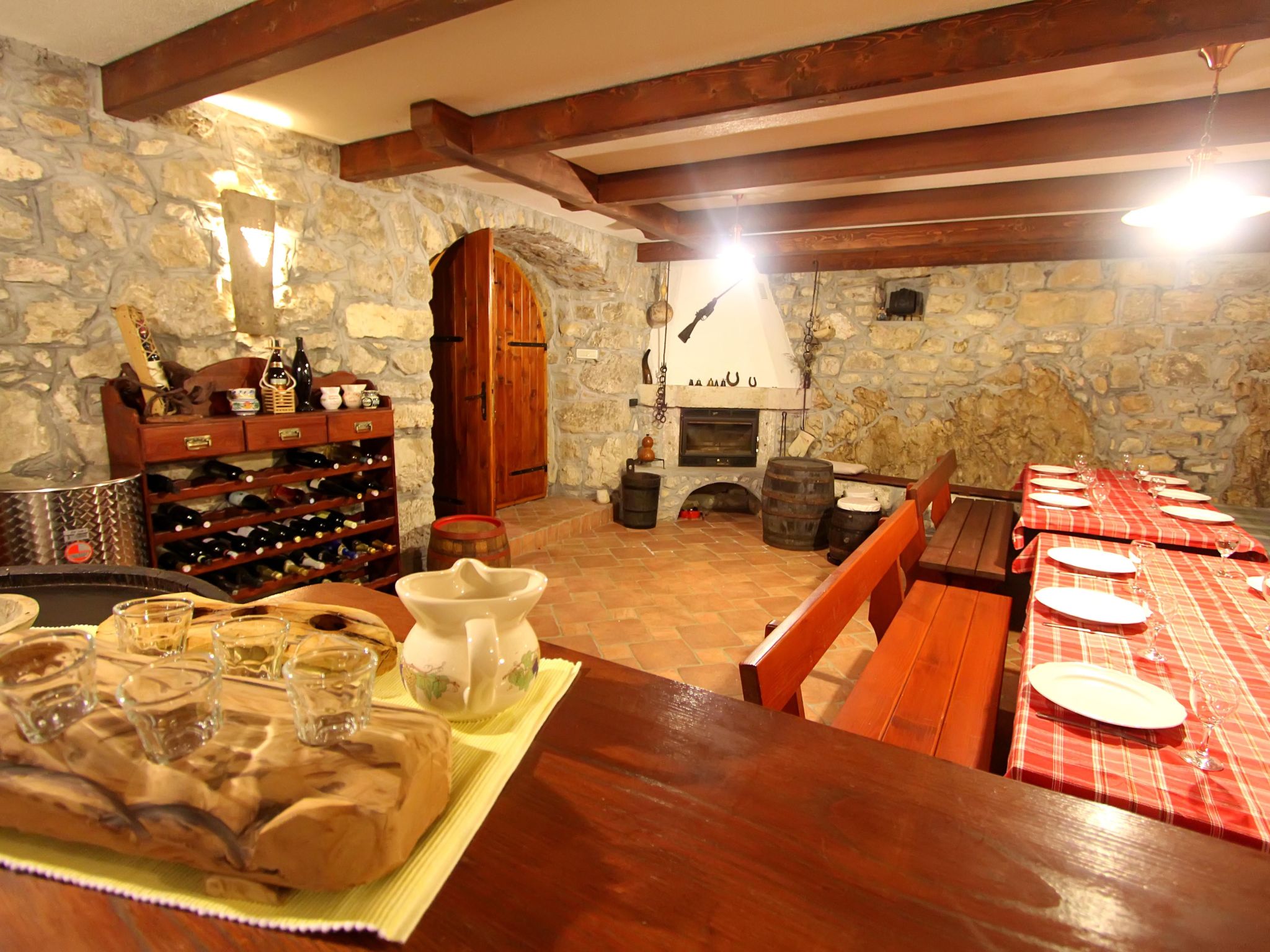 In Lovranska Draga mit großem Kamin-Binnen