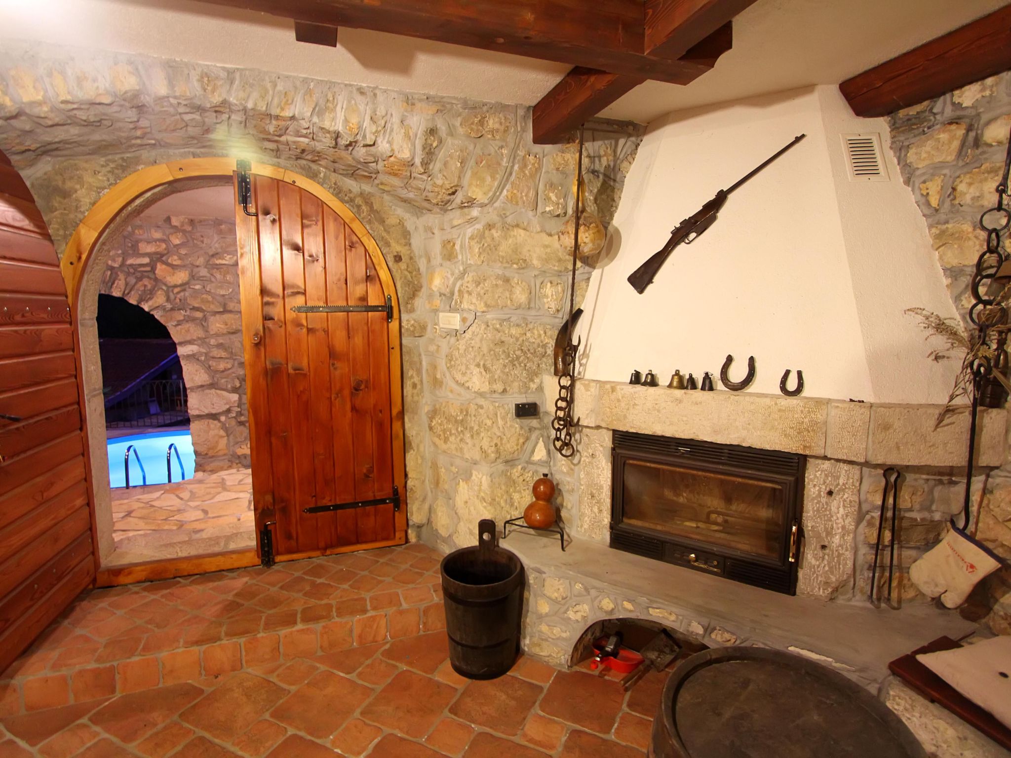 In Lovranska Draga mit großem Kamin-Binnen