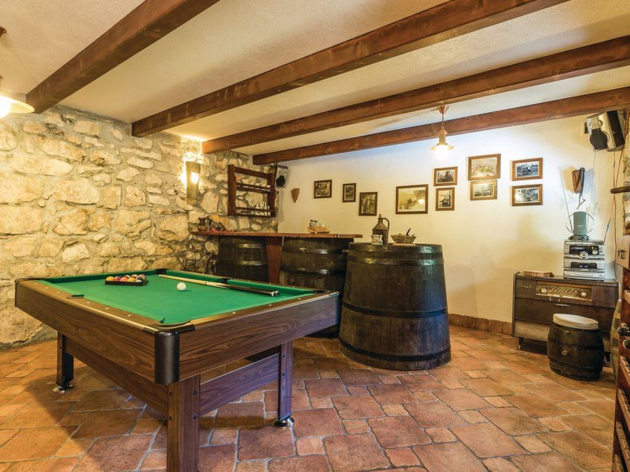 In Lovranska Draga mit großem Kamin-Binnen