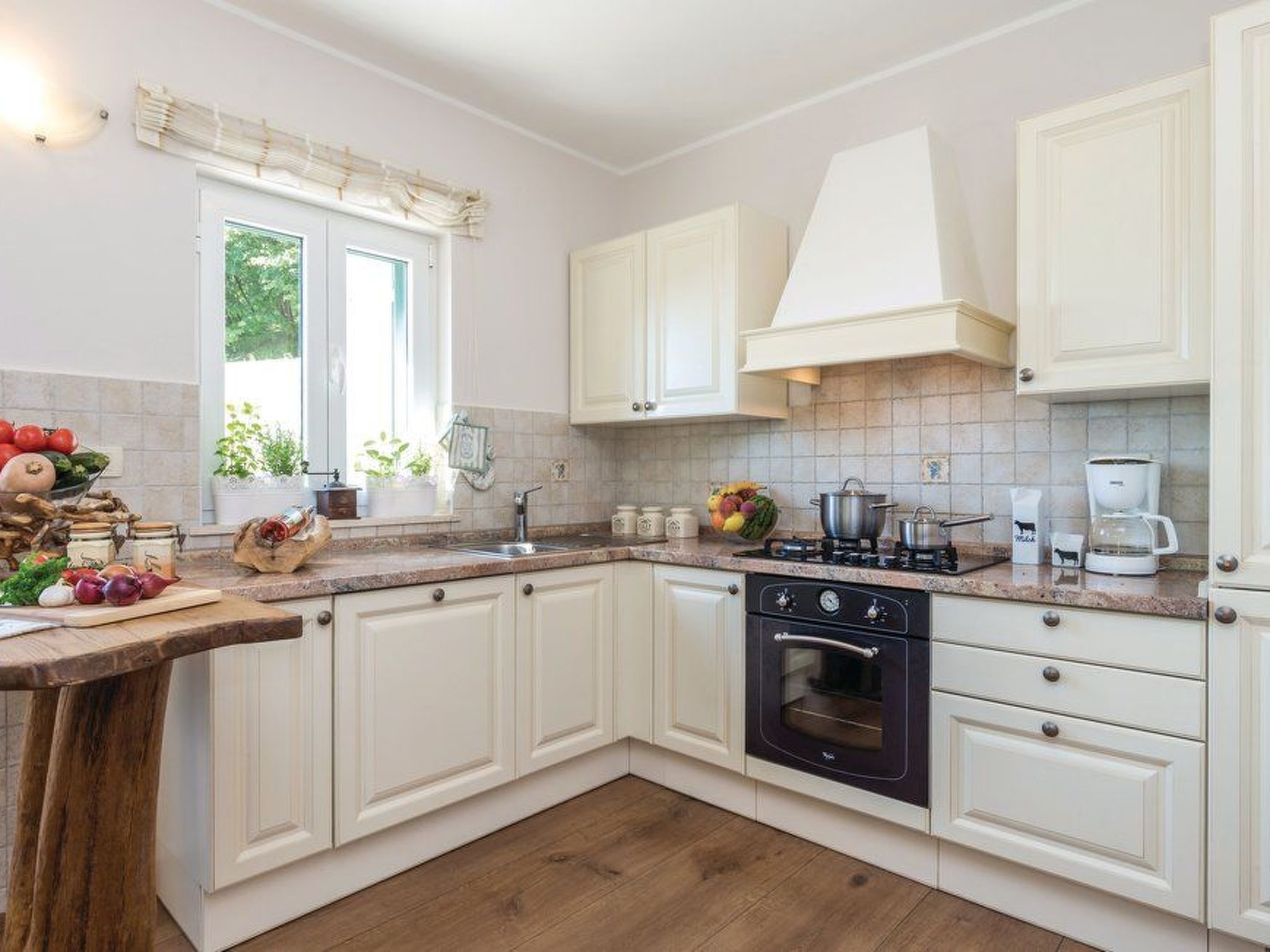 In Lovranska Draga mit großem Kamin-Binnen