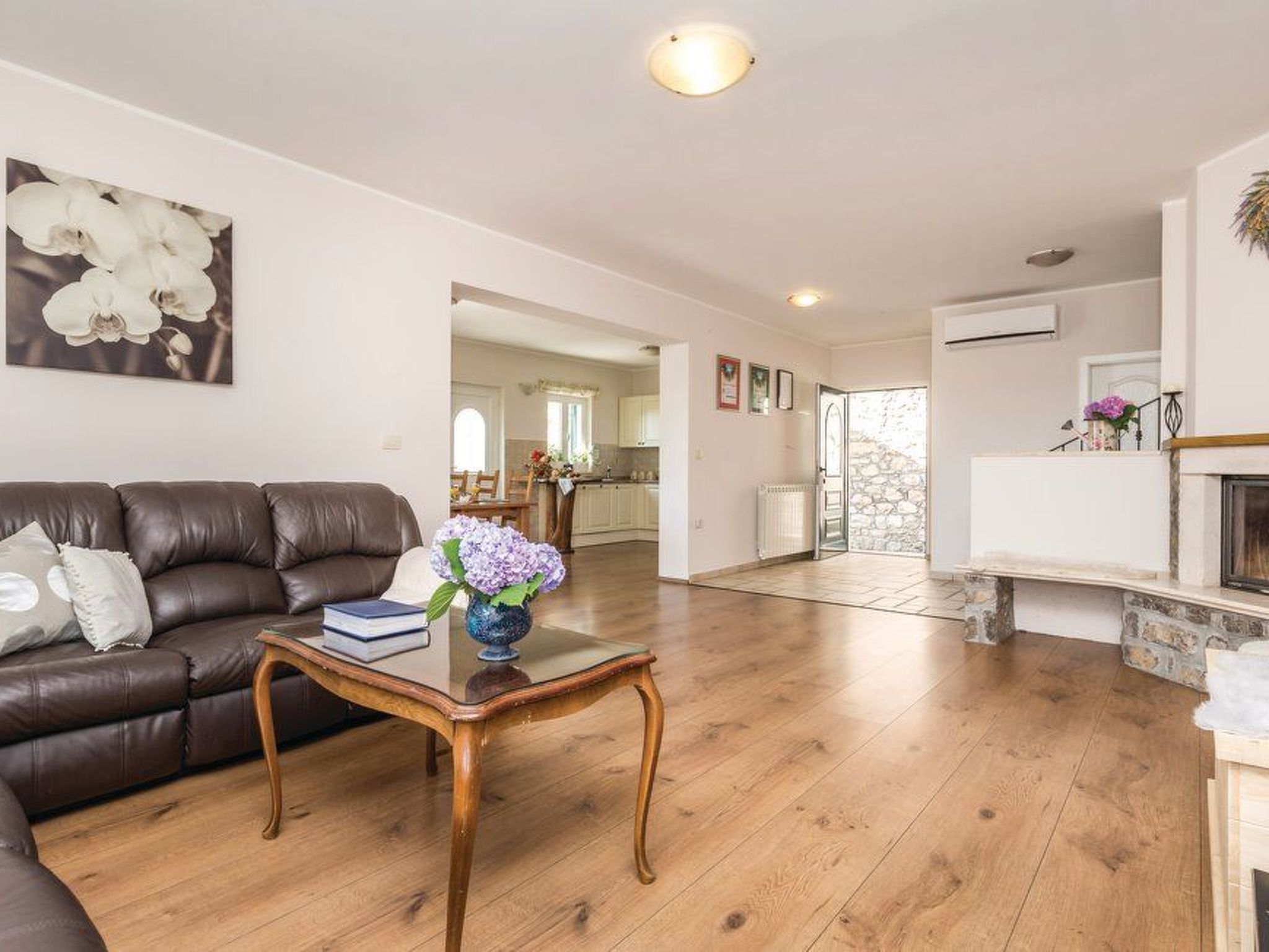 In Lovranska Draga mit großem Kamin-Binnen