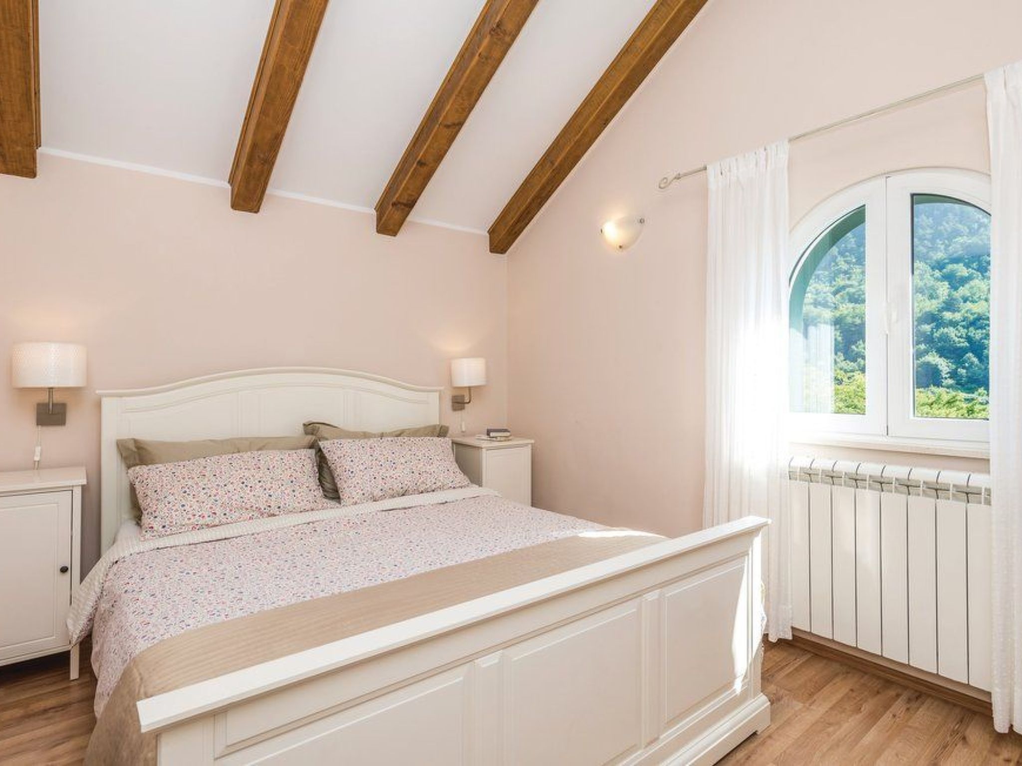 Photo of in Lovranska Draga mit großem Kamin