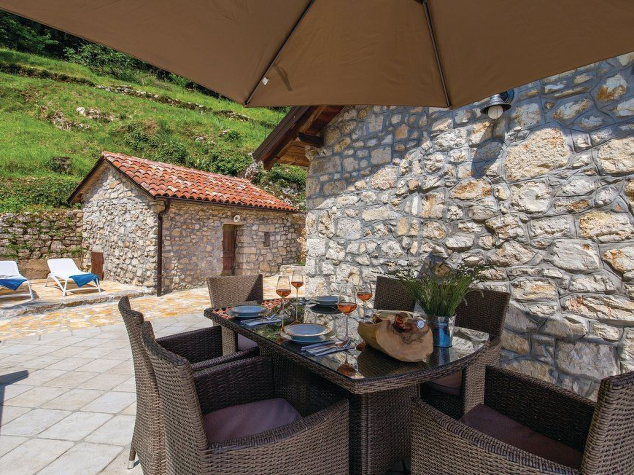 In Lovranska Draga mit großem Kamin-Binnen