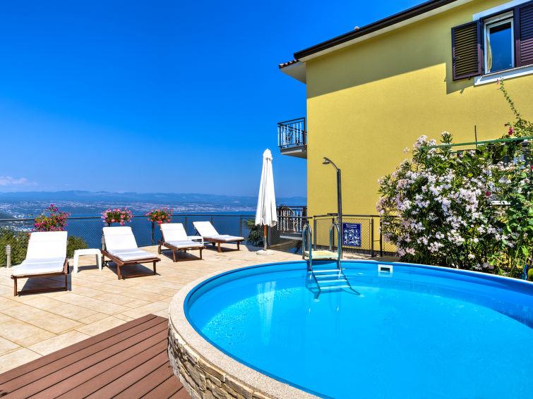 Laurus Apartment in Lovran