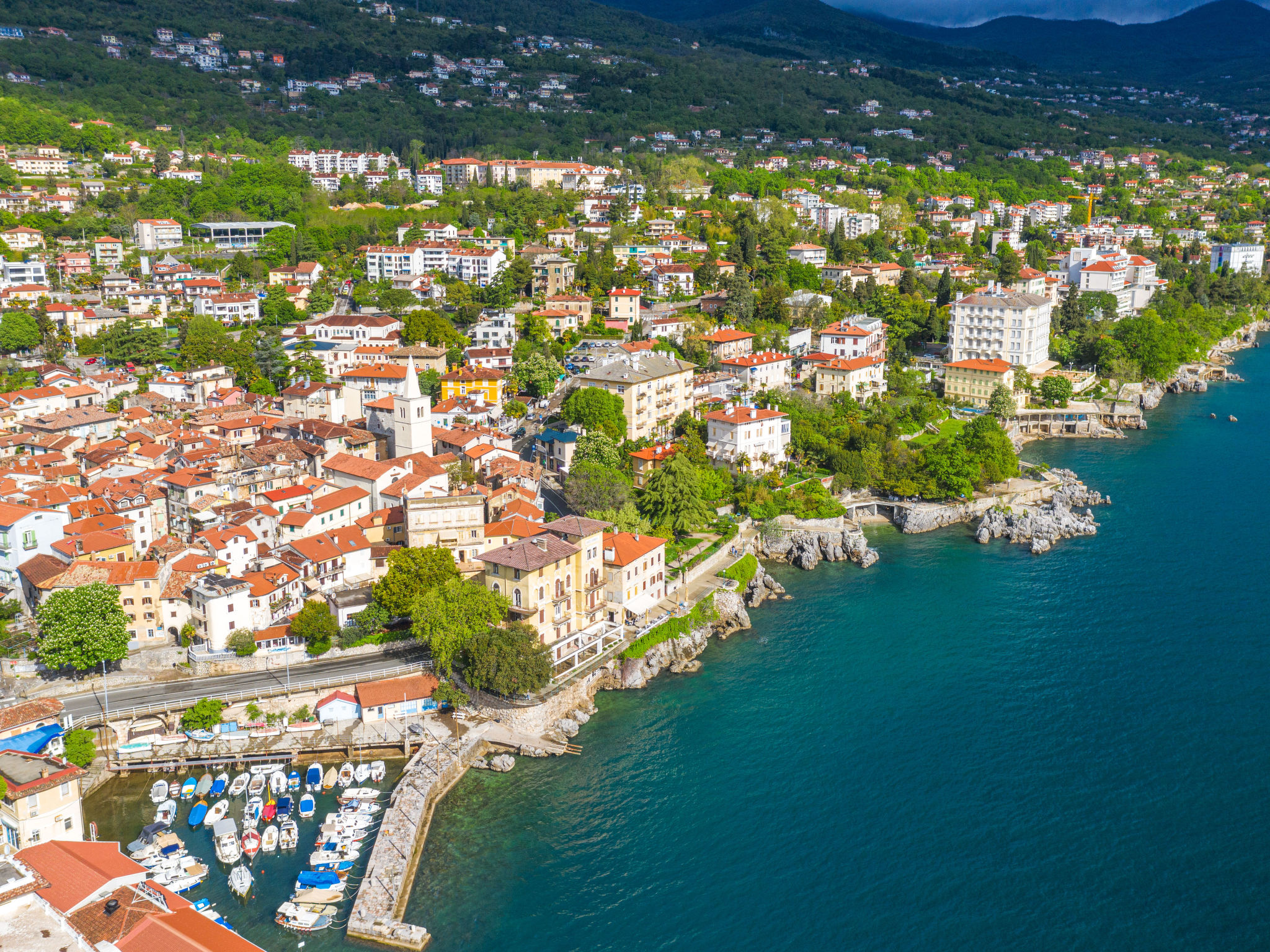 Sirotnjak 4 - Omgeving
